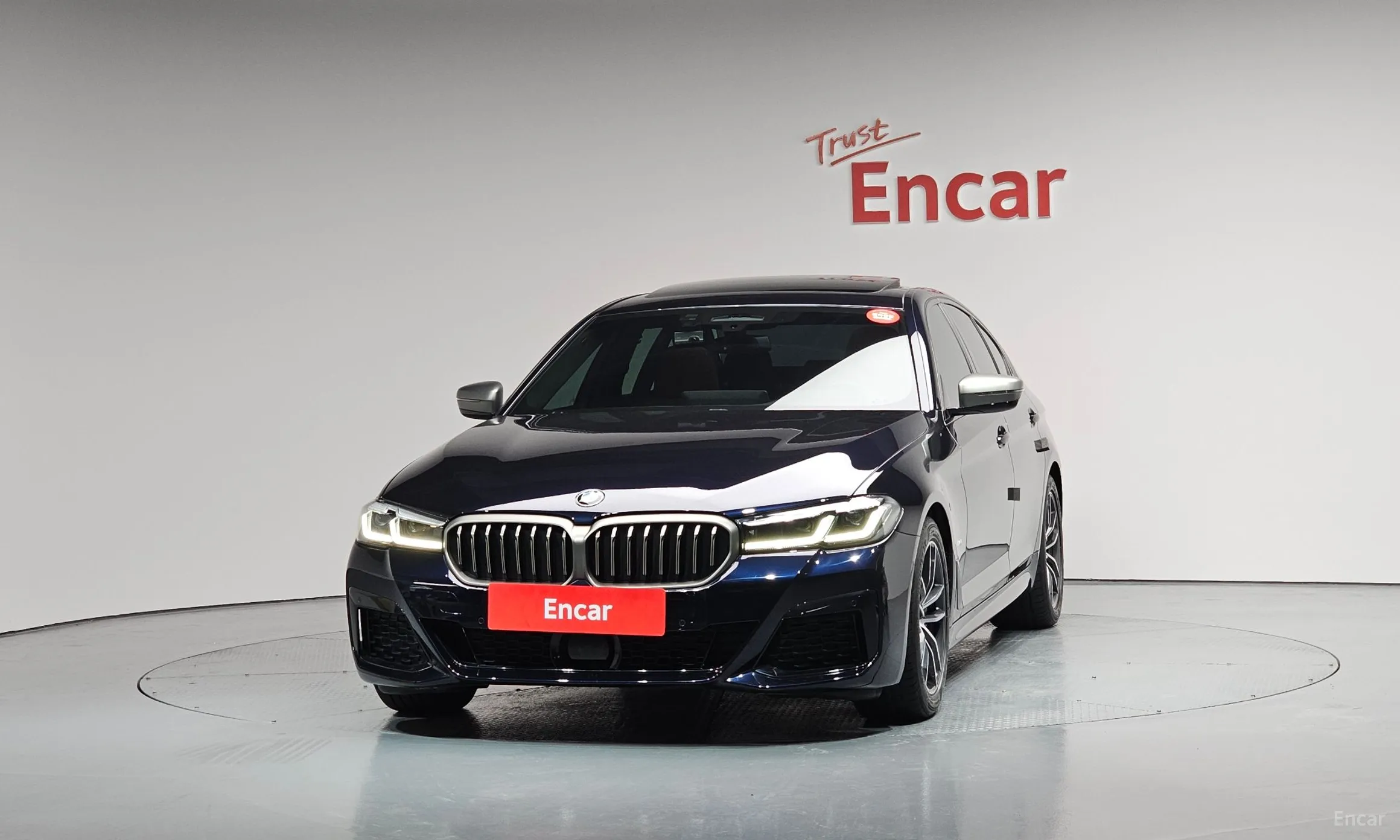 BMW 5 Series (G30) превью 2