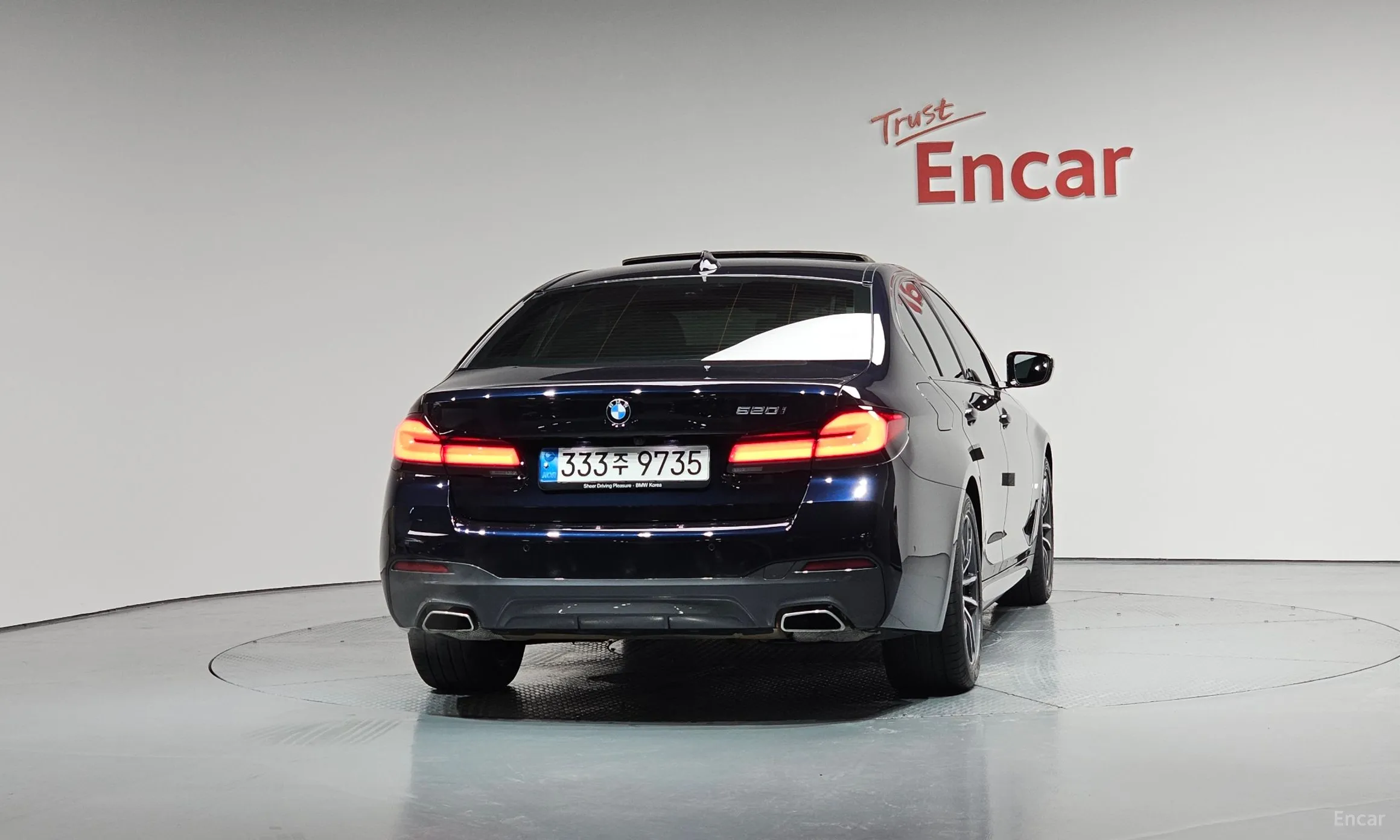 BMW 5 Series (G30) превью 3