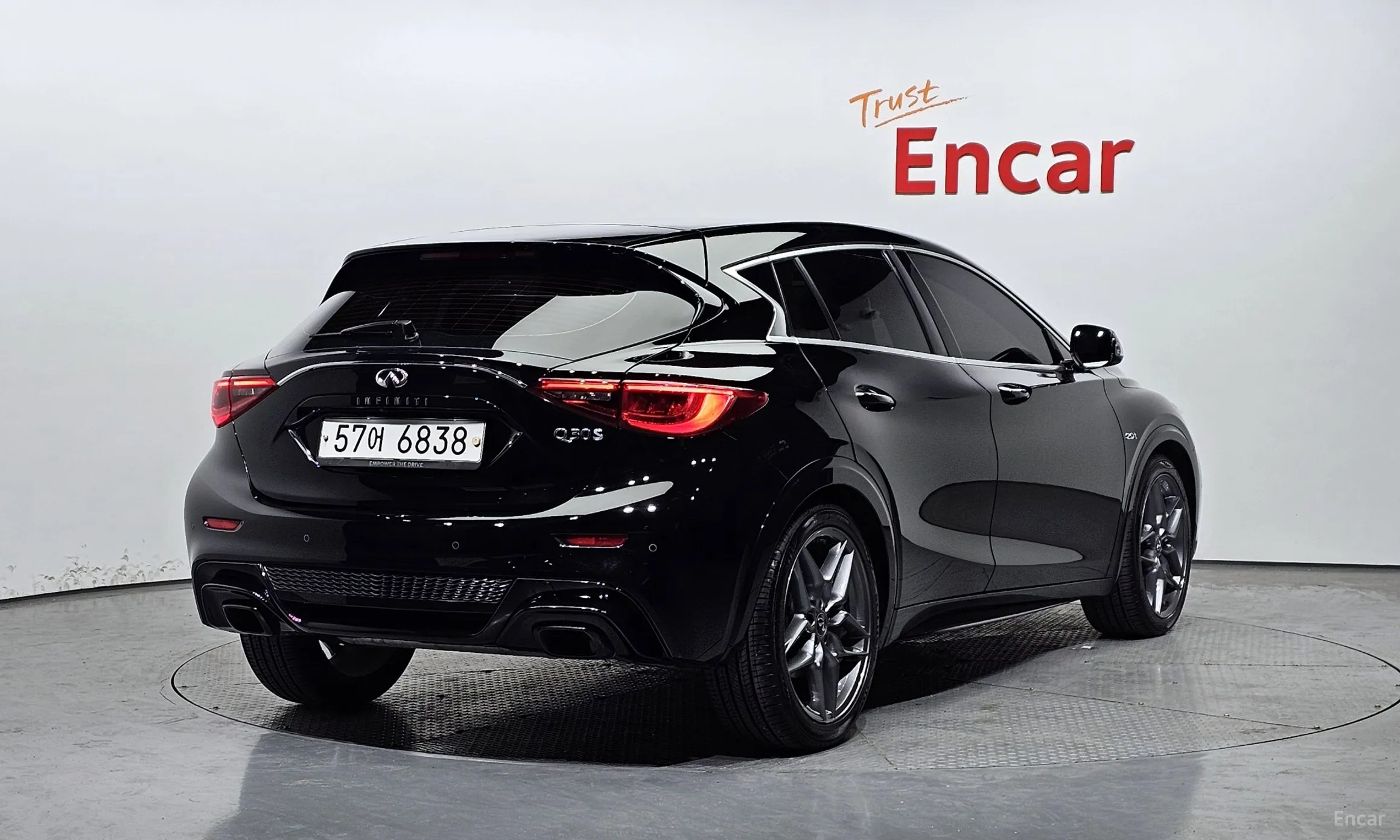 Infiniti Q30