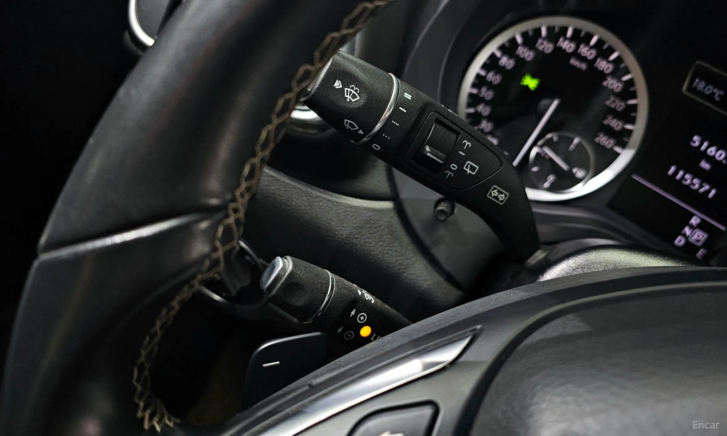 Infiniti Q30 превью 18