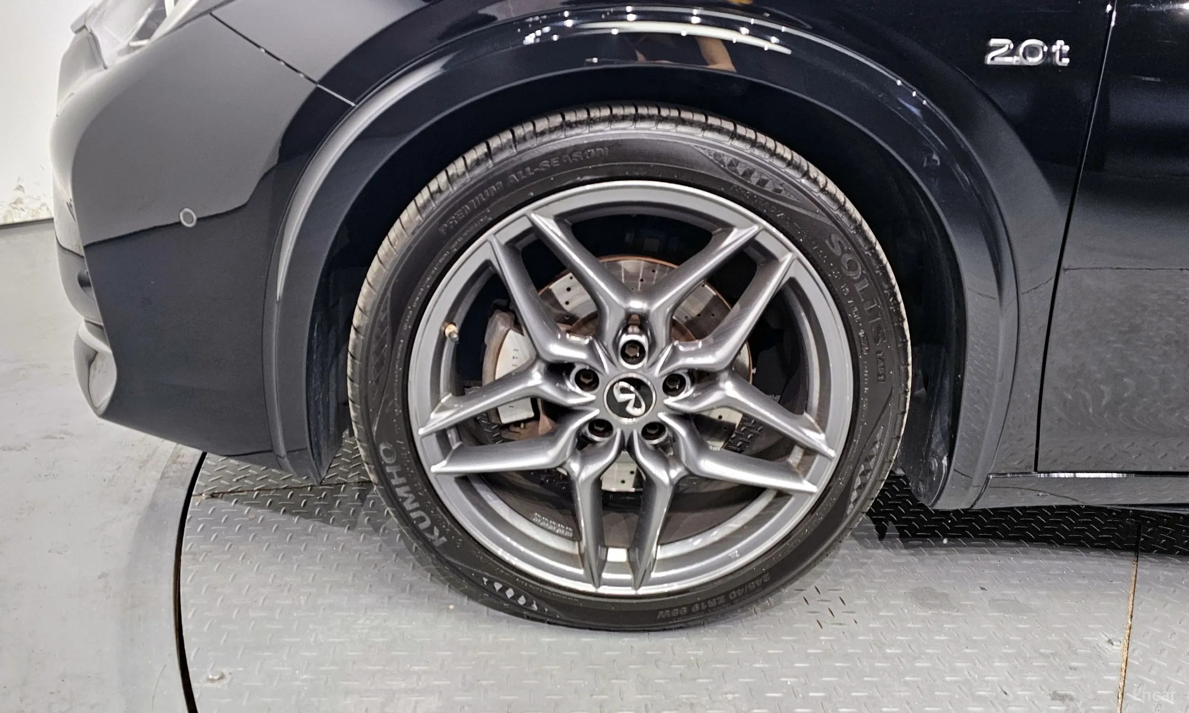 Infiniti Q30 превью 5