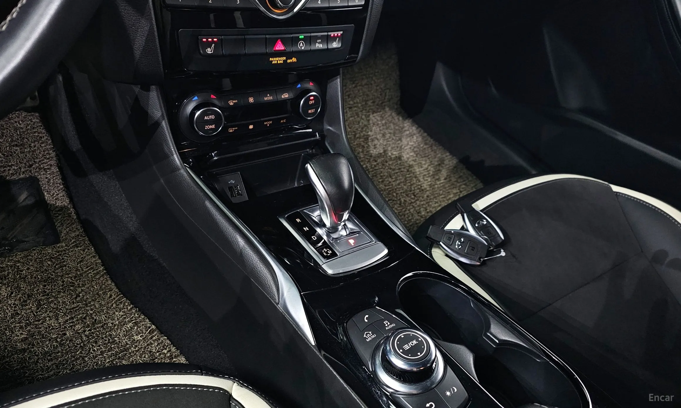 Infiniti Q30 превью 9