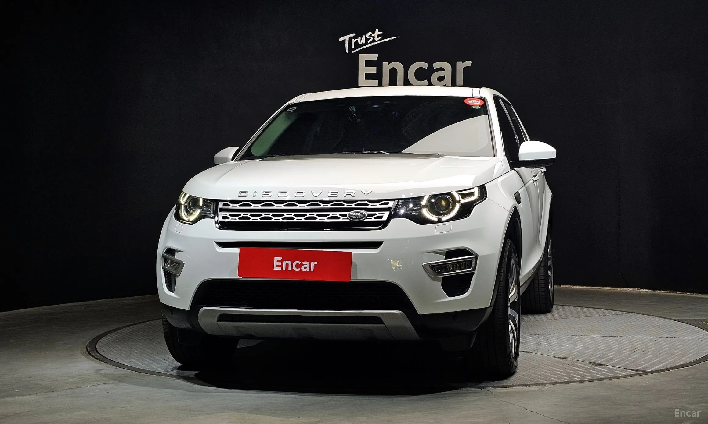 Land Rover Discovery Sports превью 2