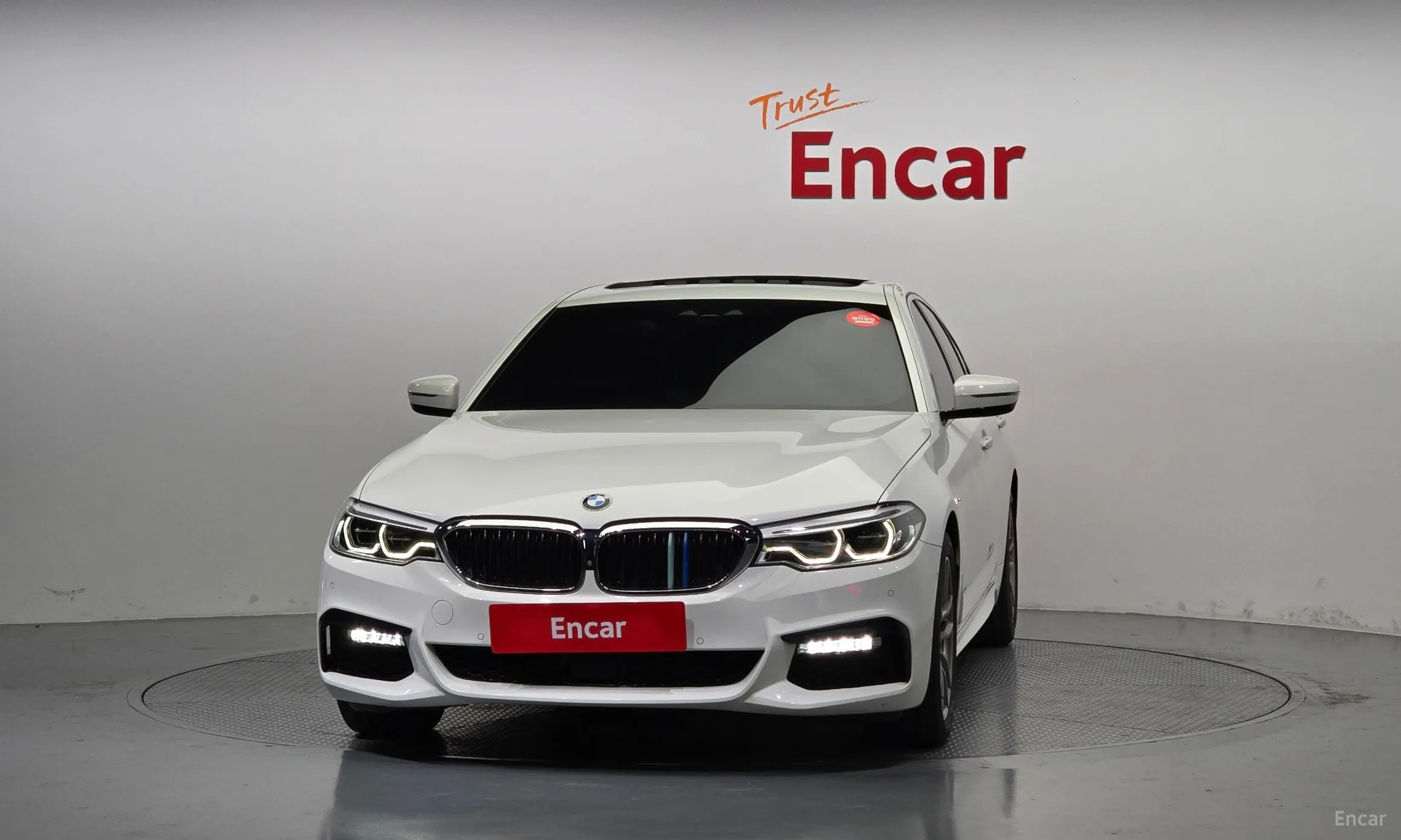 BMW 5 Series (G30) превью 2