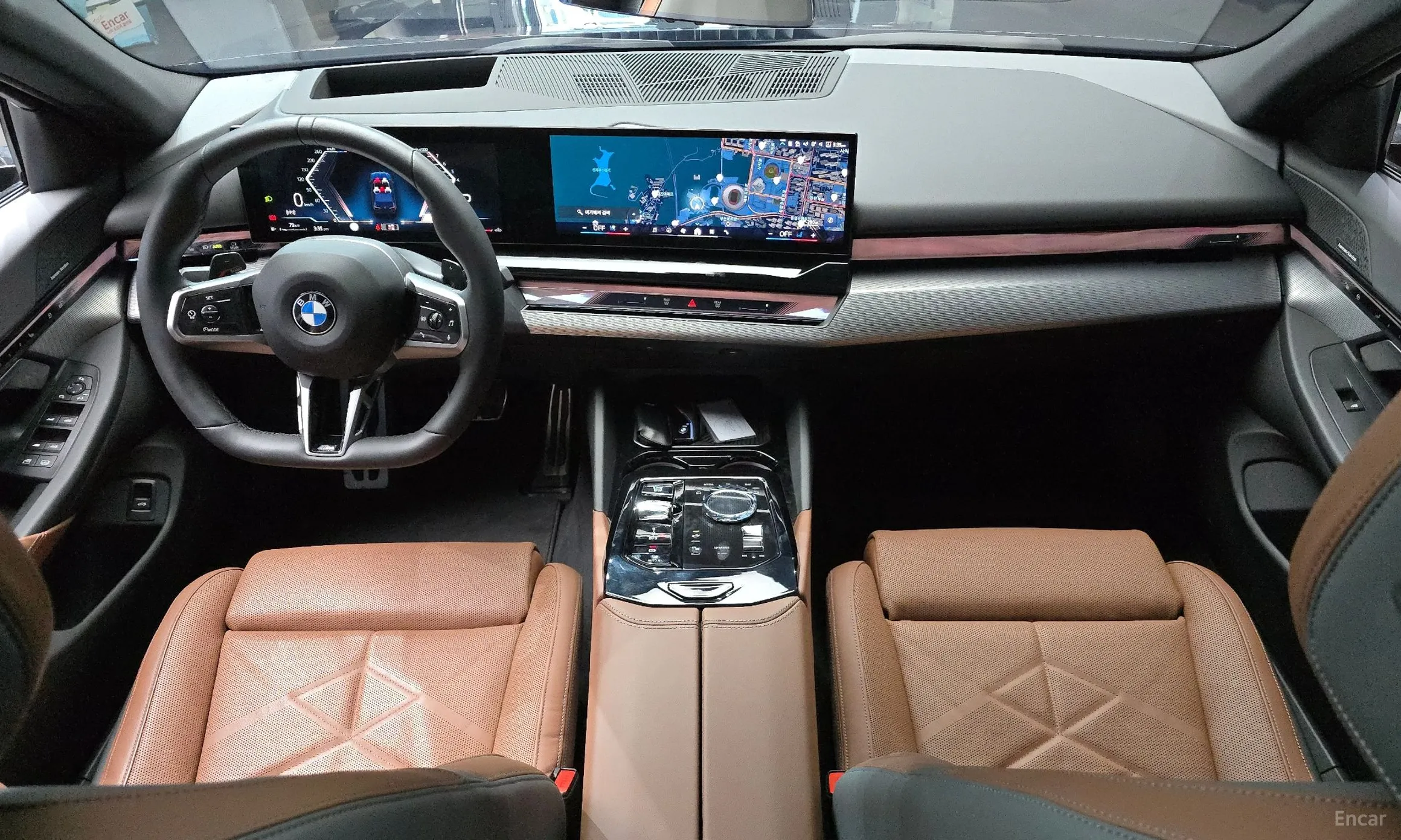 BMW 5 Series (G60) превью 4