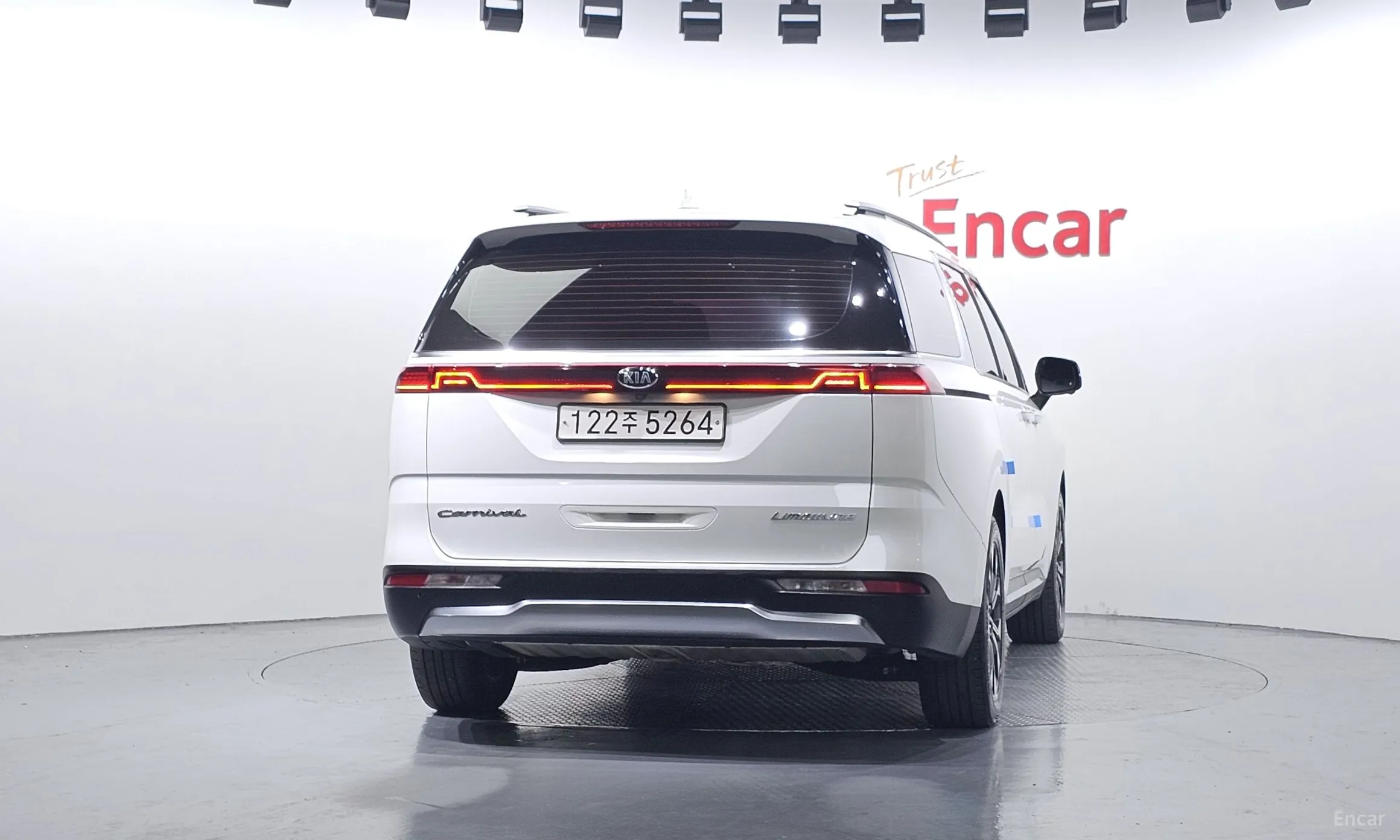 Kia Carnival Gen 4 превью 3