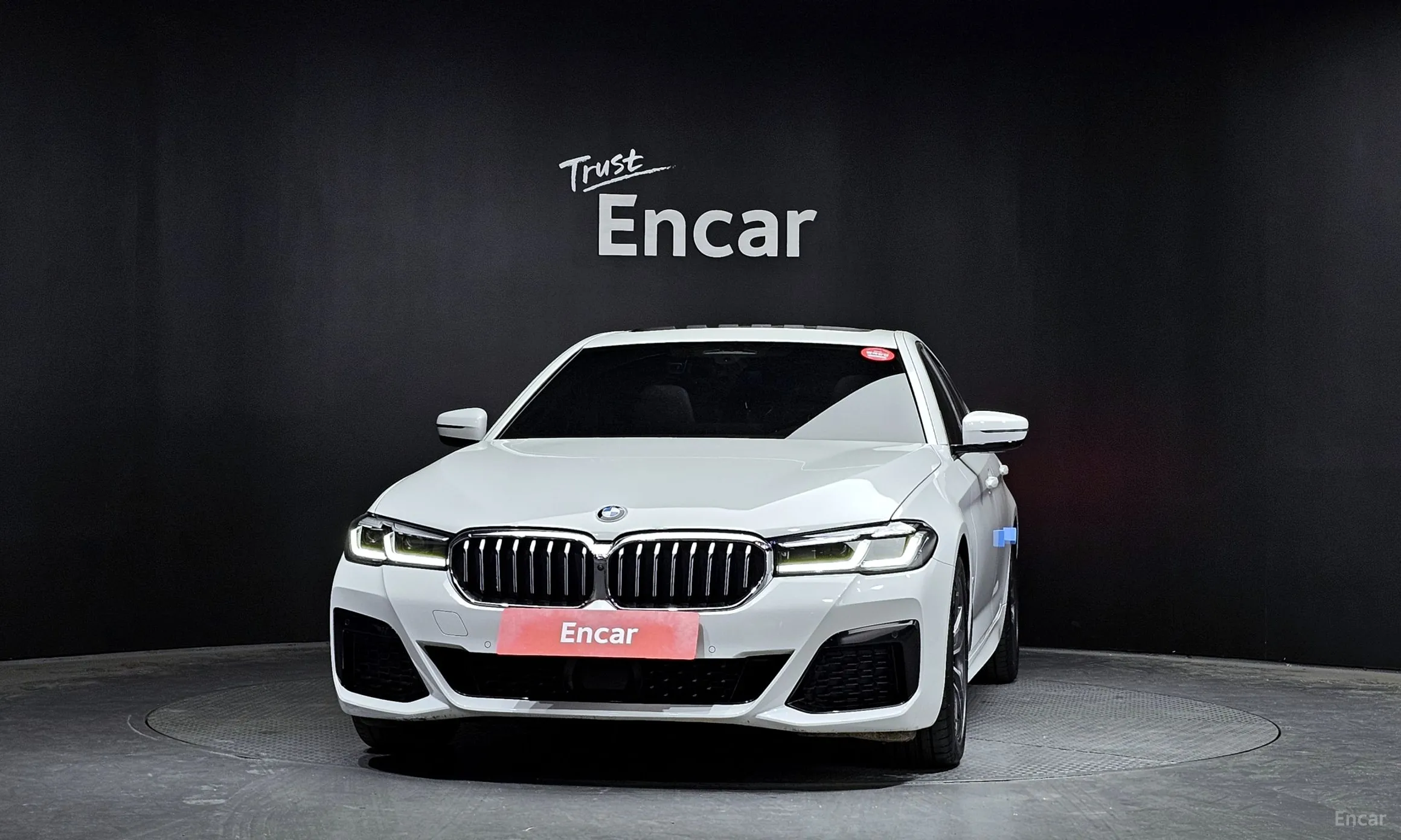 BMW 5 Series (G30) превью 2
