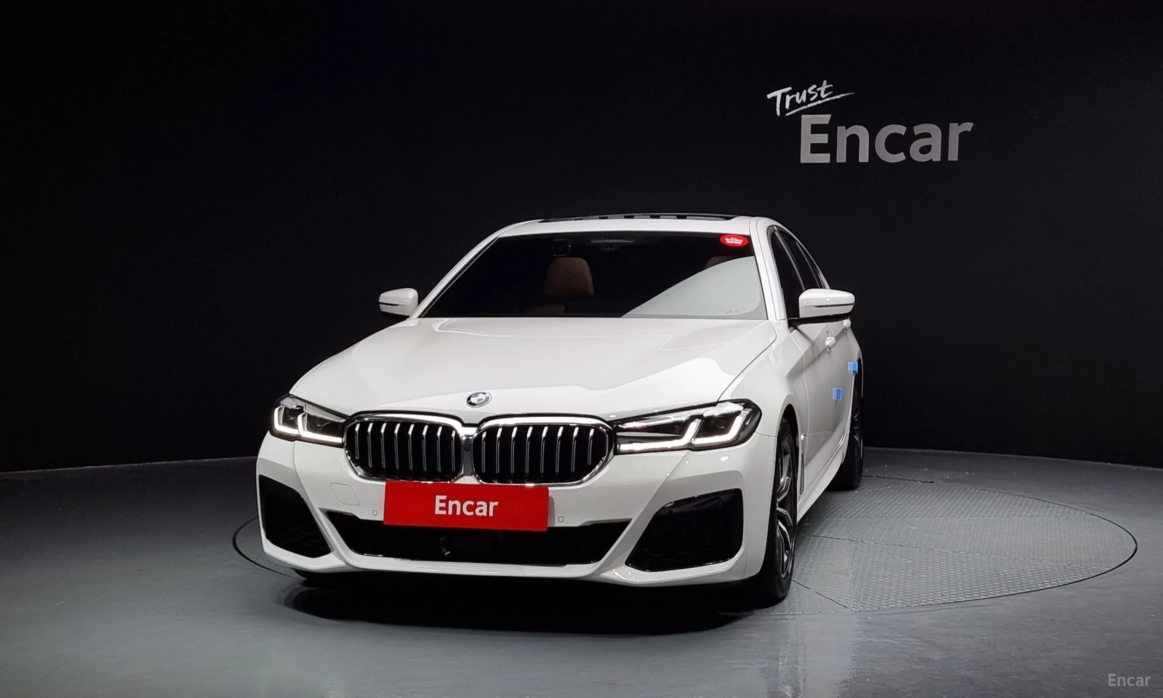 BMW 5 Series (G30) превью 2