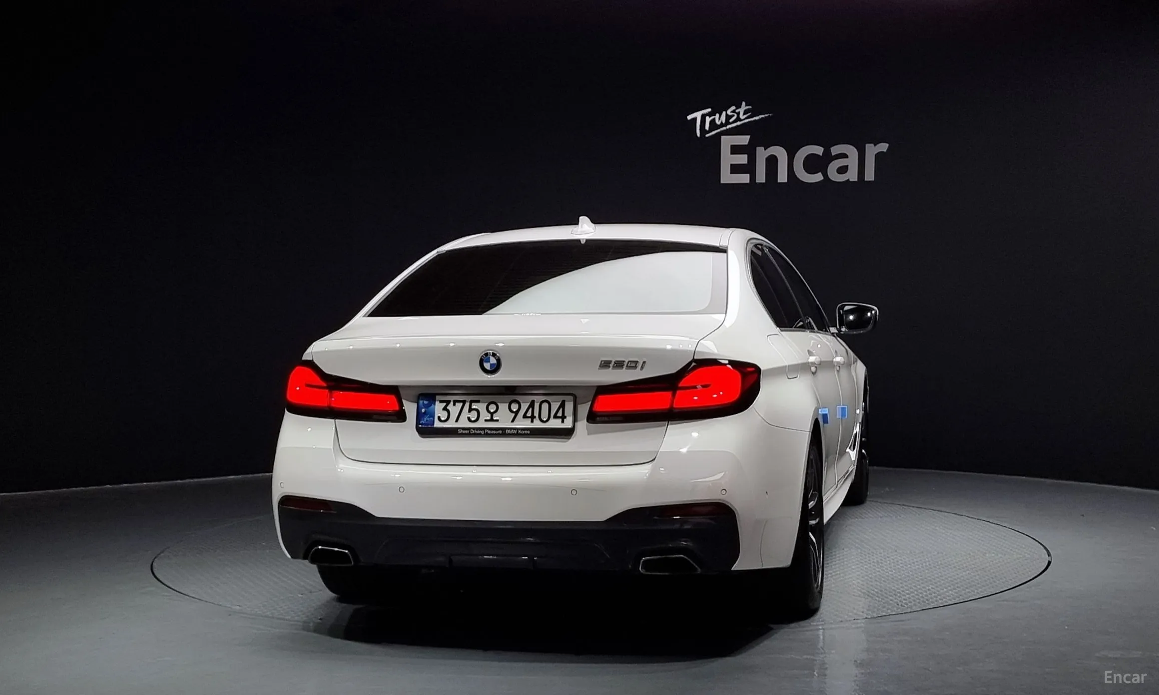 BMW 5 Series (G30) превью 3