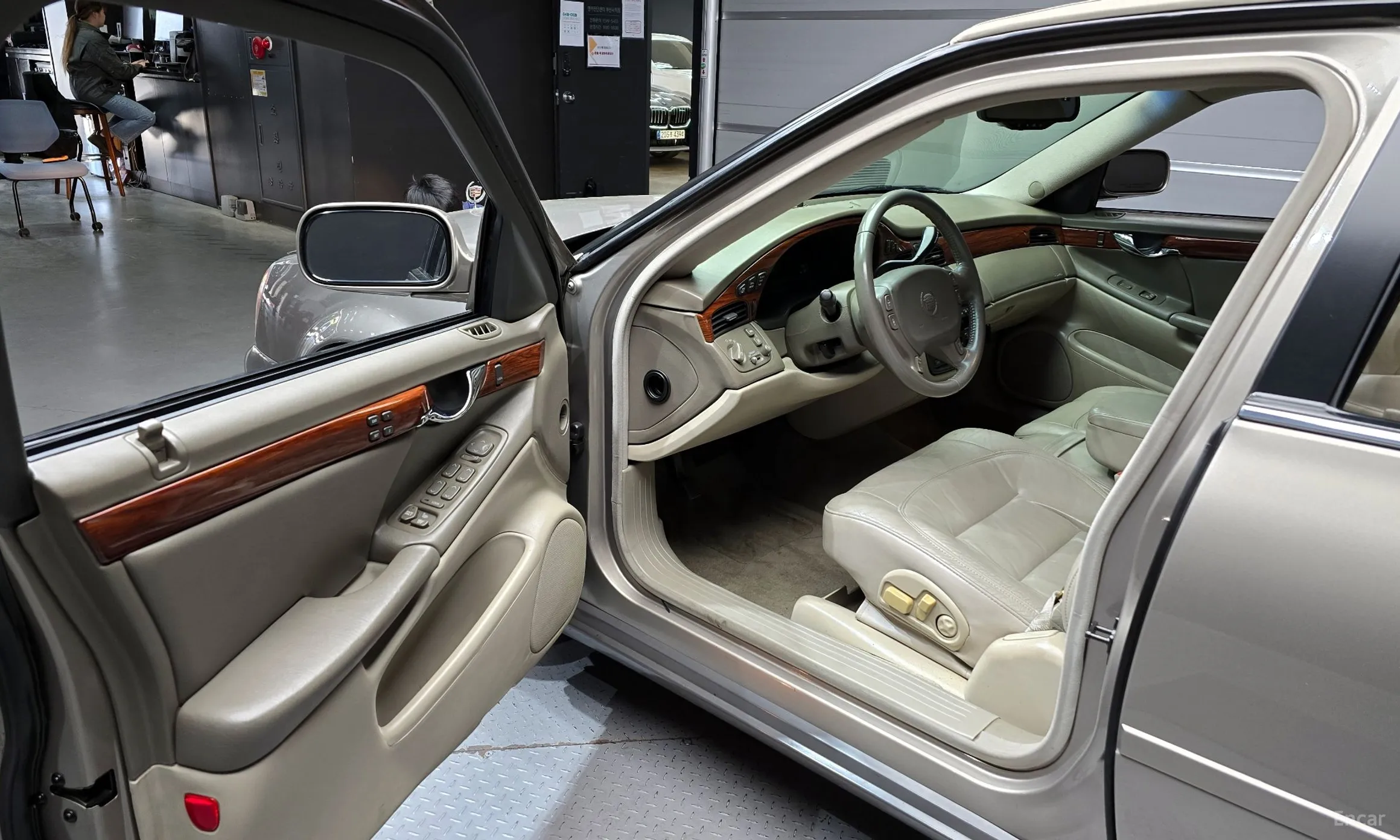 Cadillac Deville превью 11