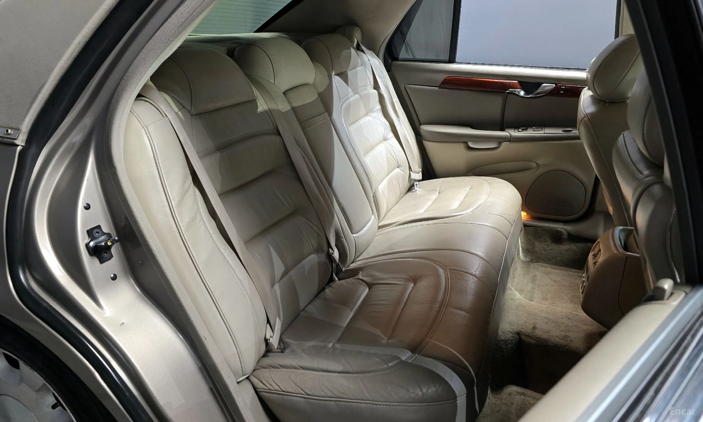 Cadillac Deville превью 12