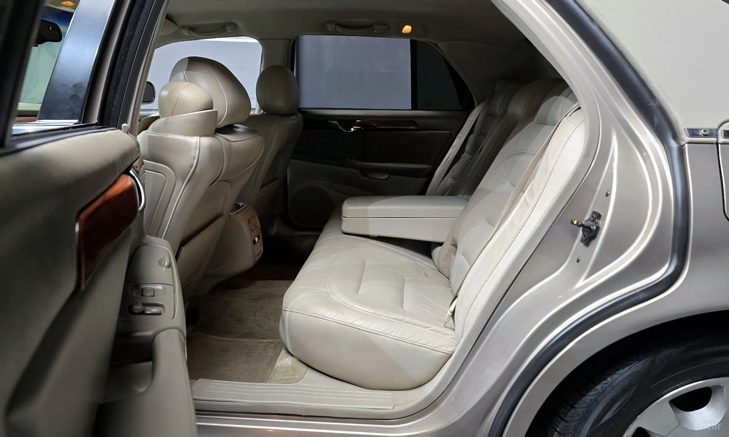 Cadillac Deville превью 13