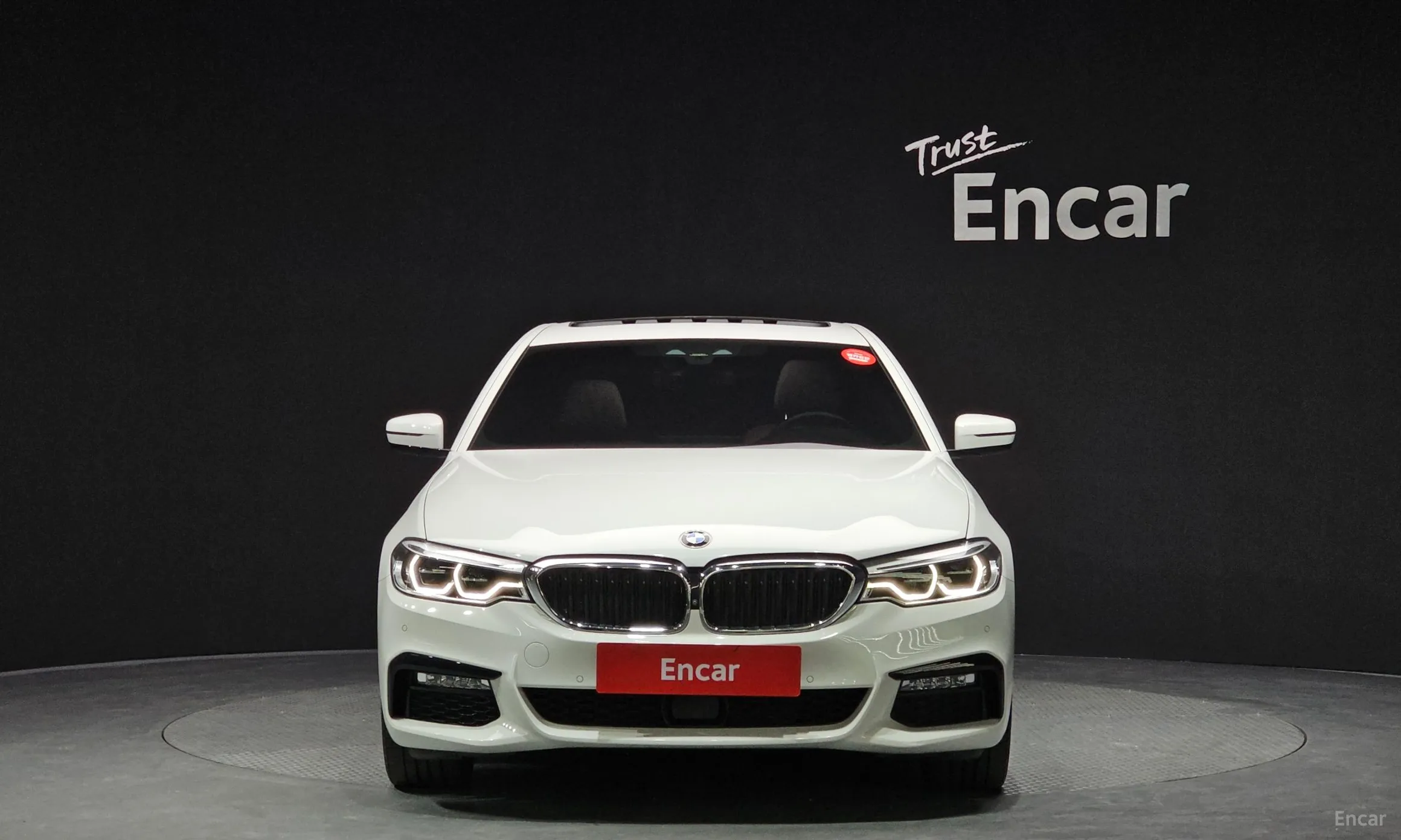 BMW 5 Series (G30) превью 2