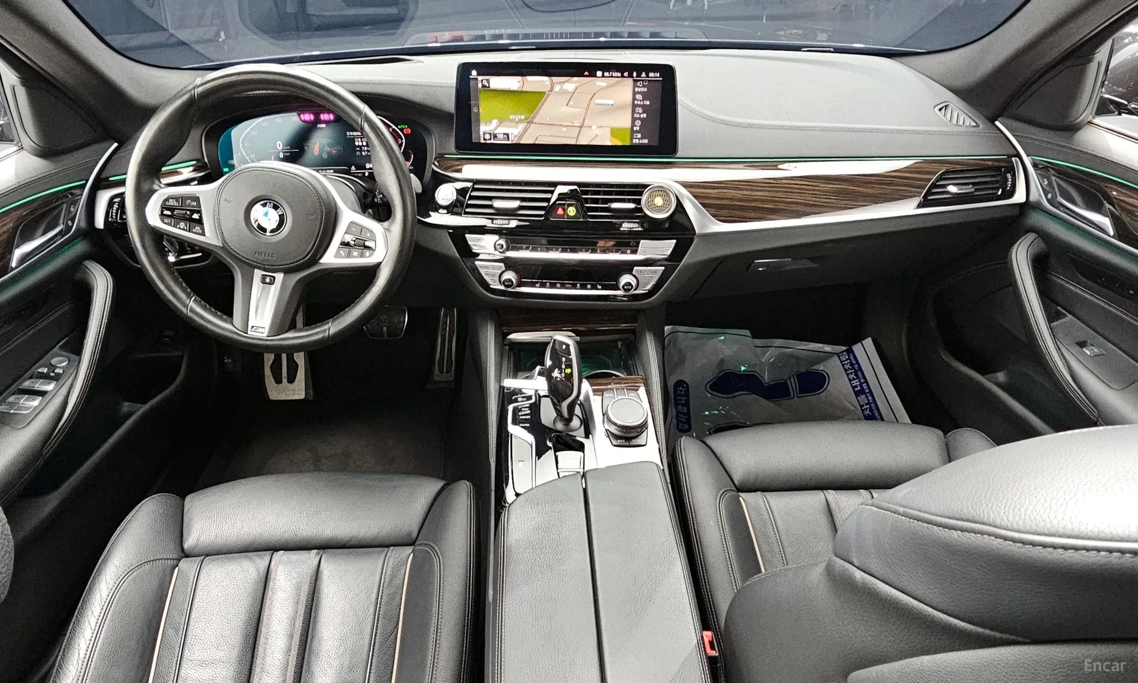 BMW 5 Series (G30) превью 4