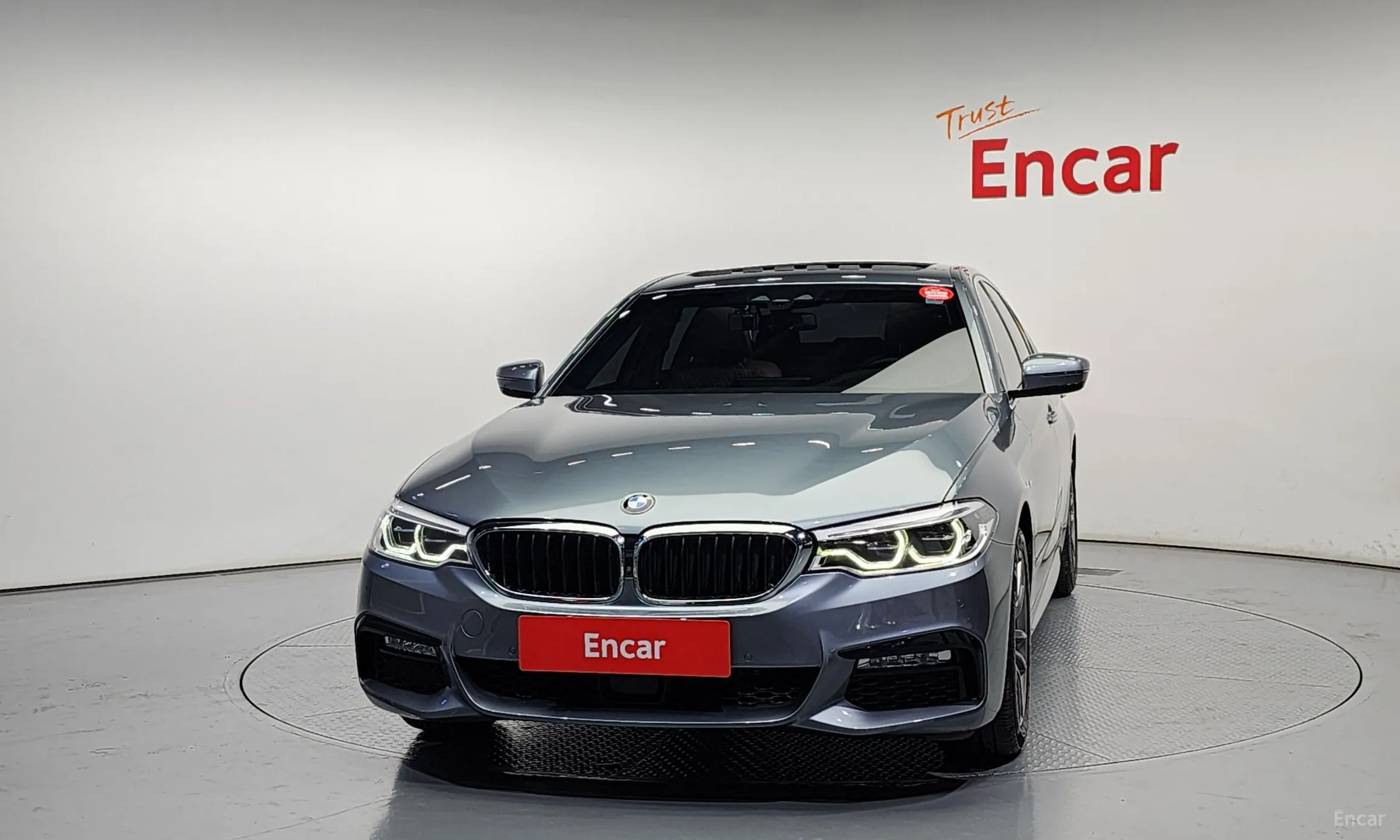BMW 5 Series (G30) превью 2