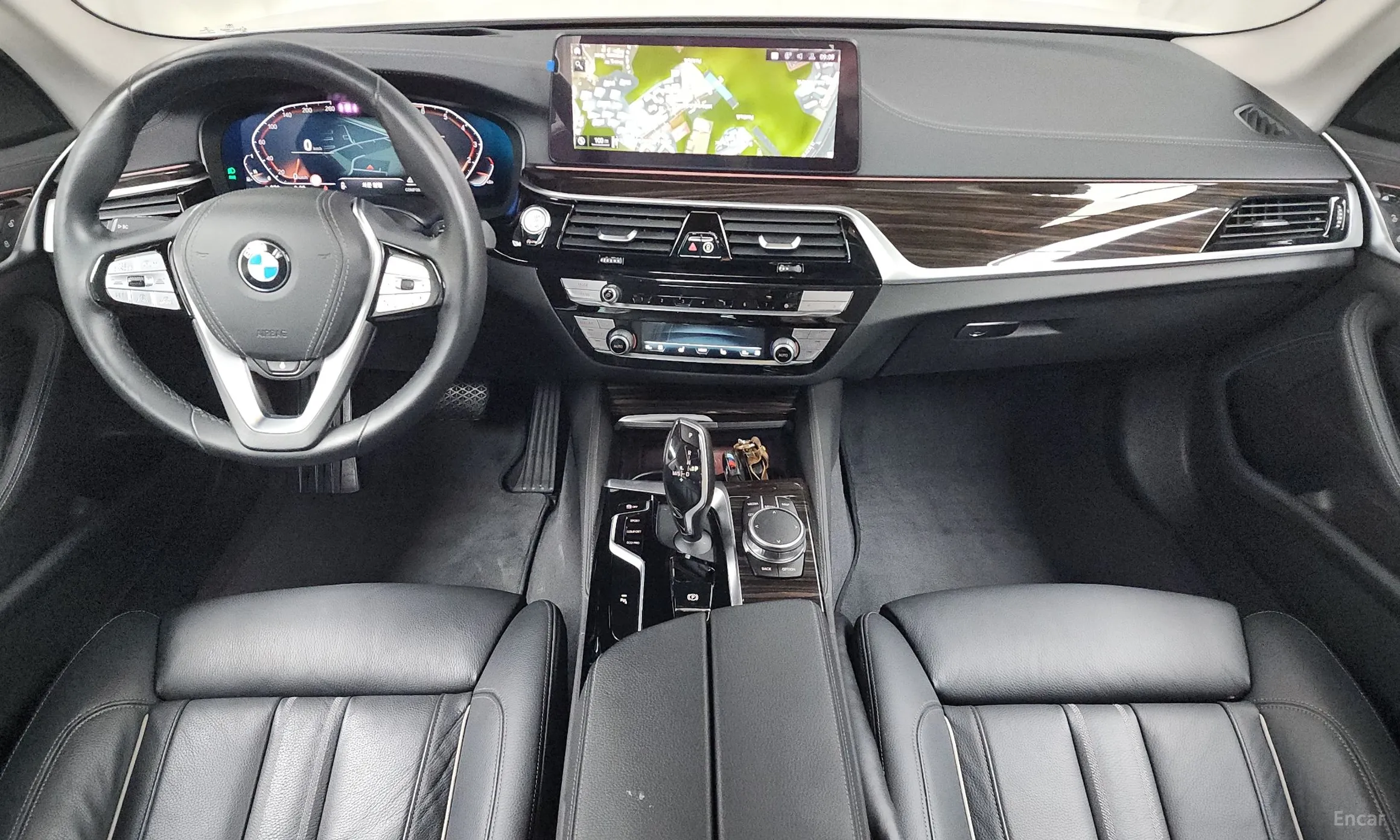 BMW 5 Series (G30) превью 4