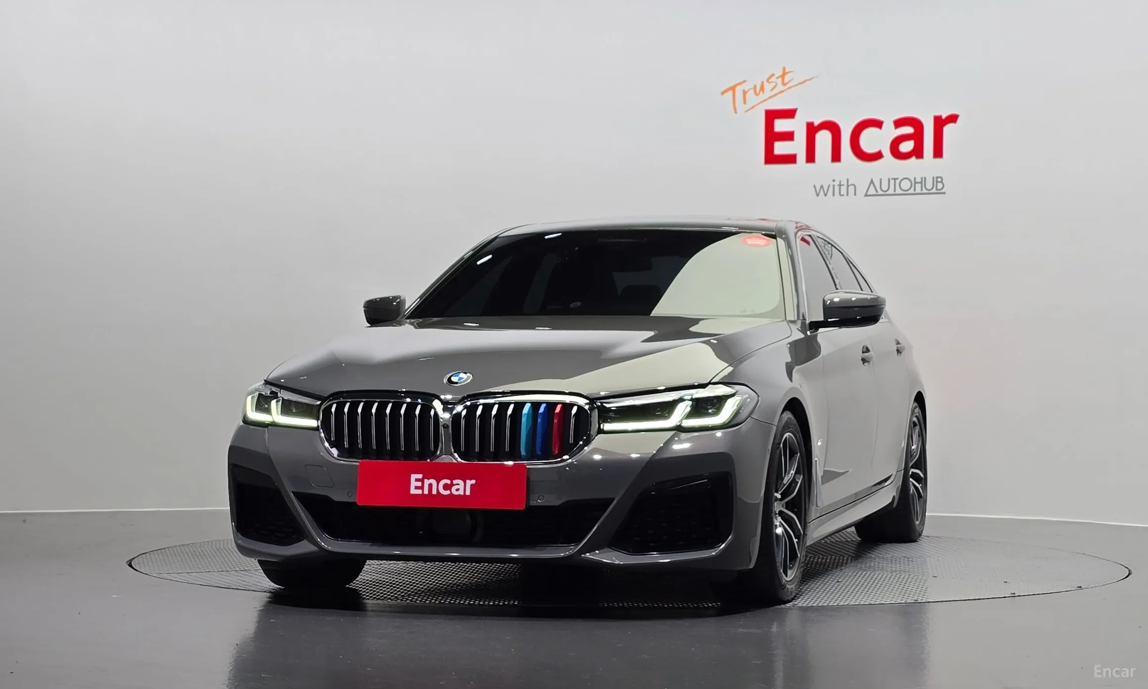 BMW 5 Series (G30) превью 2