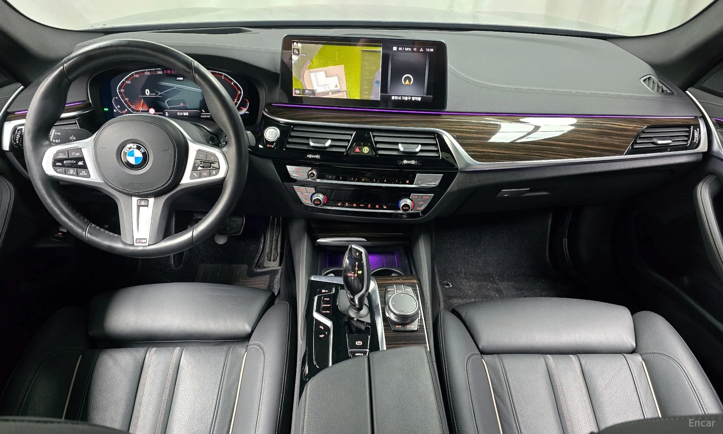 BMW 5 Series (G30) превью 4