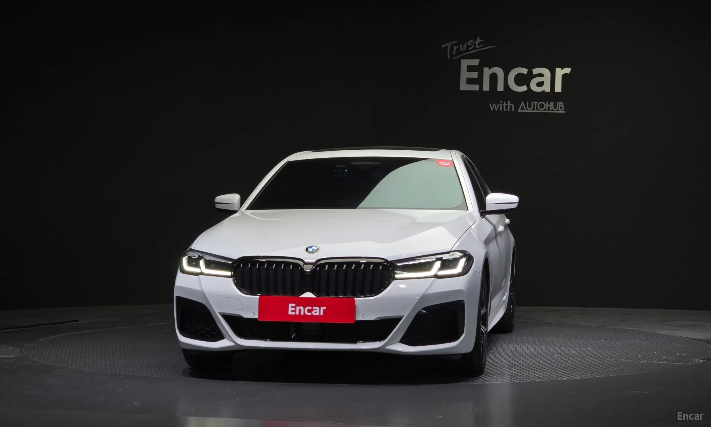 BMW 5 Series (G30) превью 2