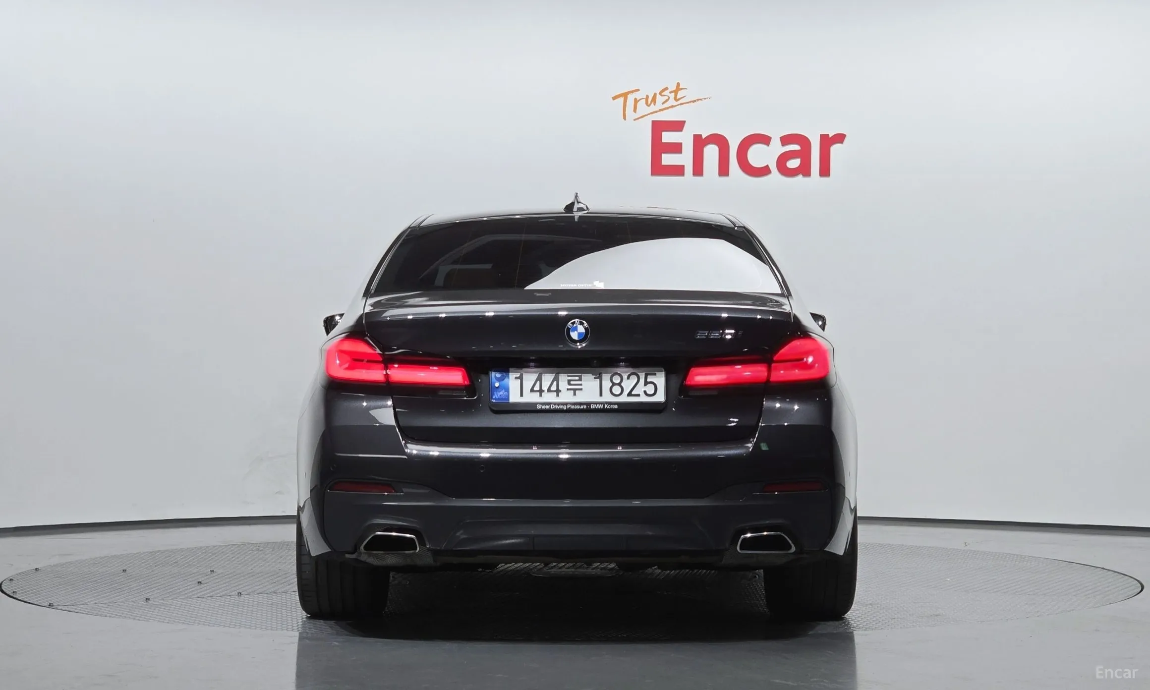 BMW 5 Series (G30) превью 3