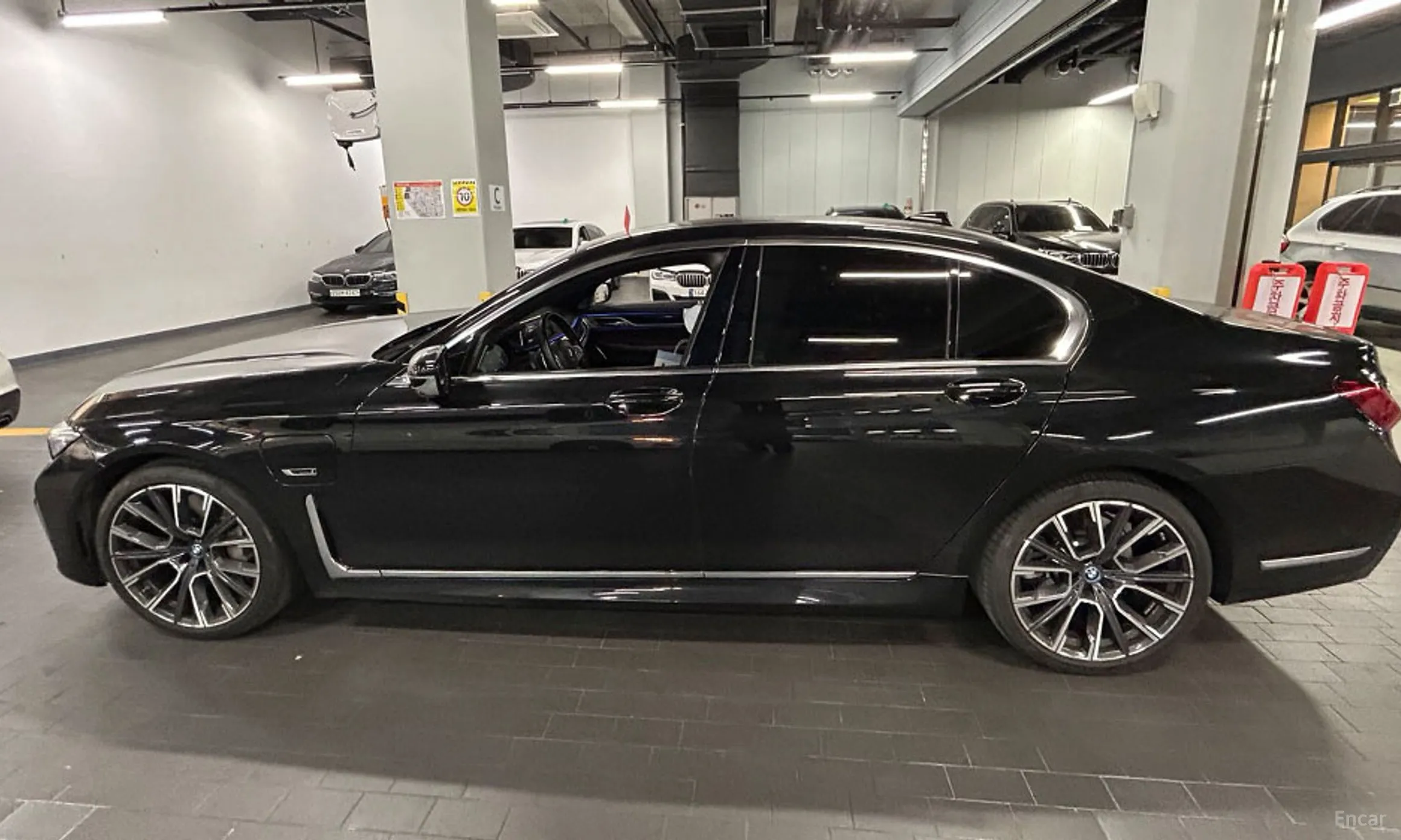 BMW 7 Series (G11) превью 3