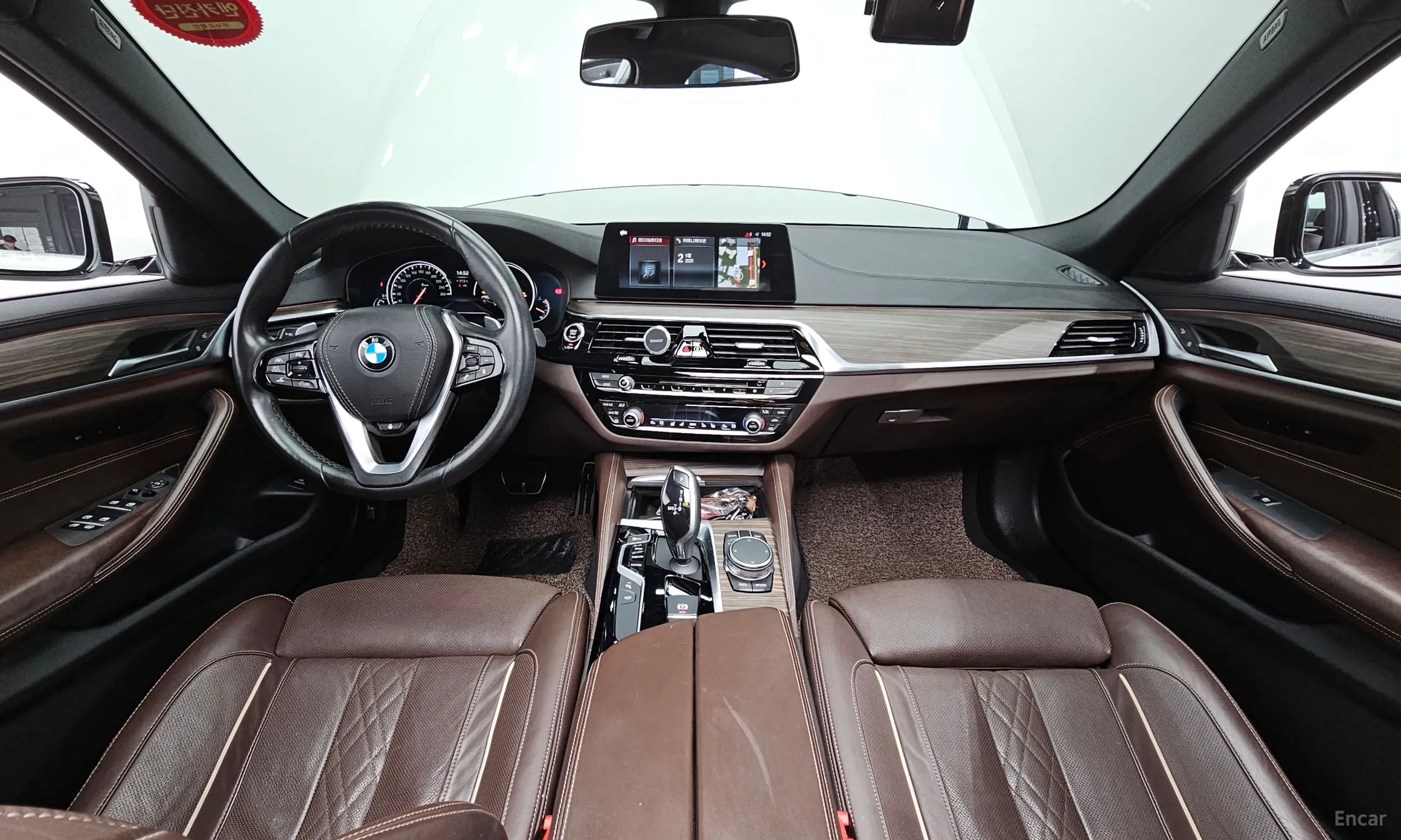 BMW 5 Series (G30) превью 4