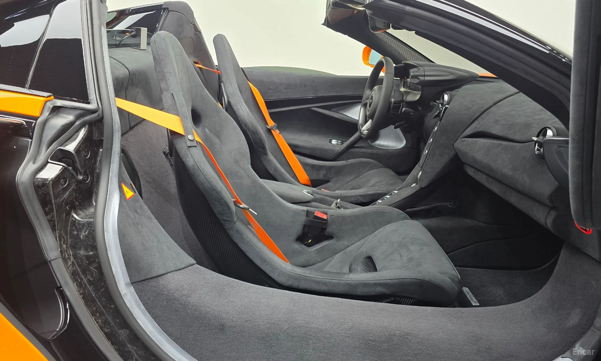 McLaren 750S превью 11