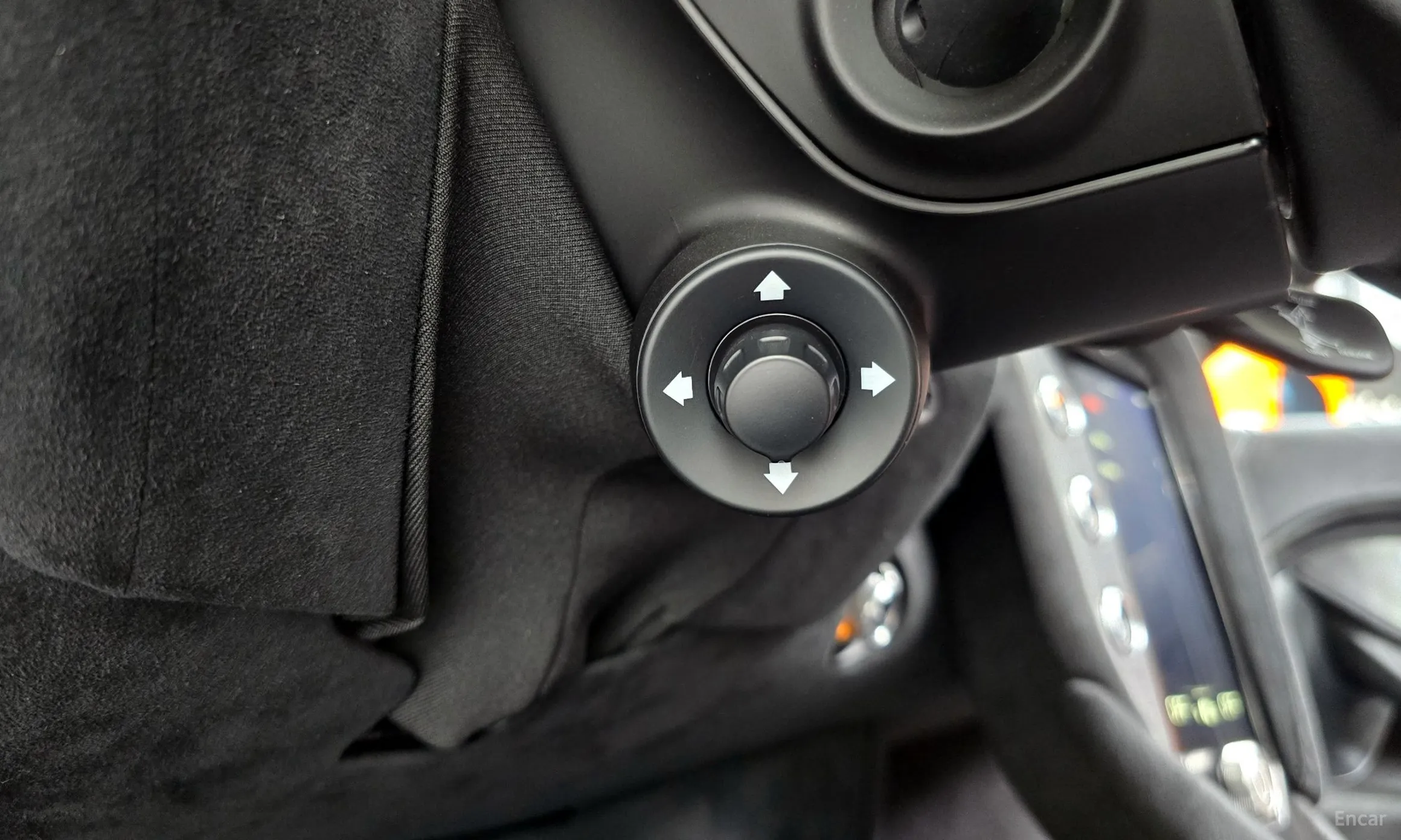 McLaren 750S превью 14