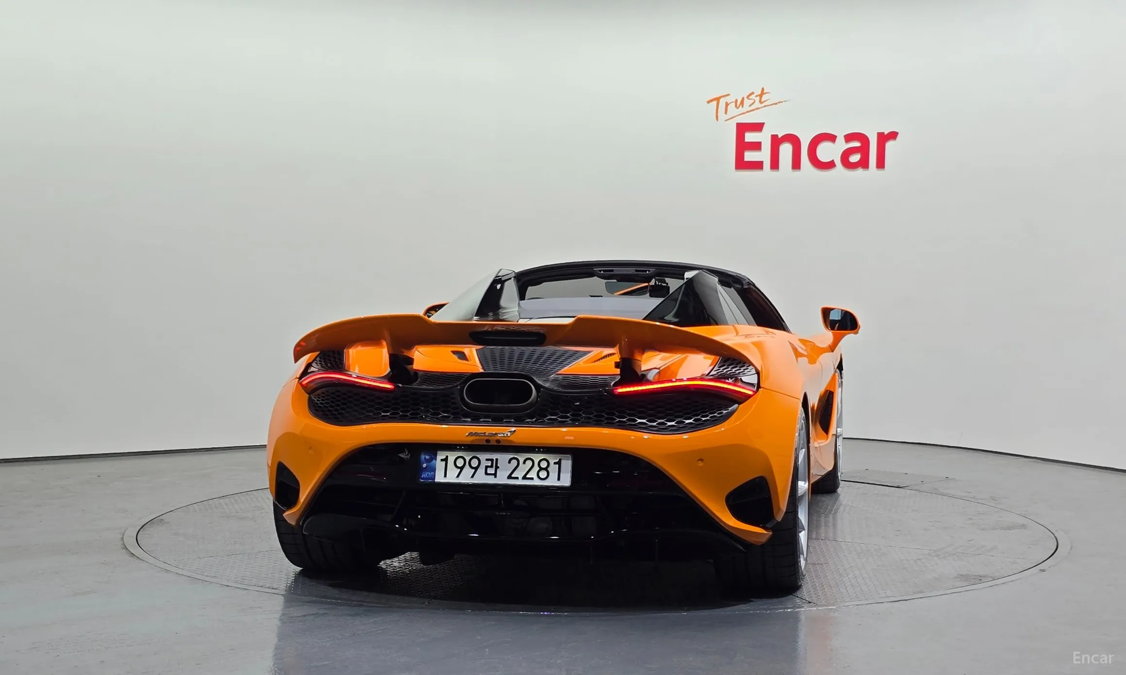McLaren 750S превью 4