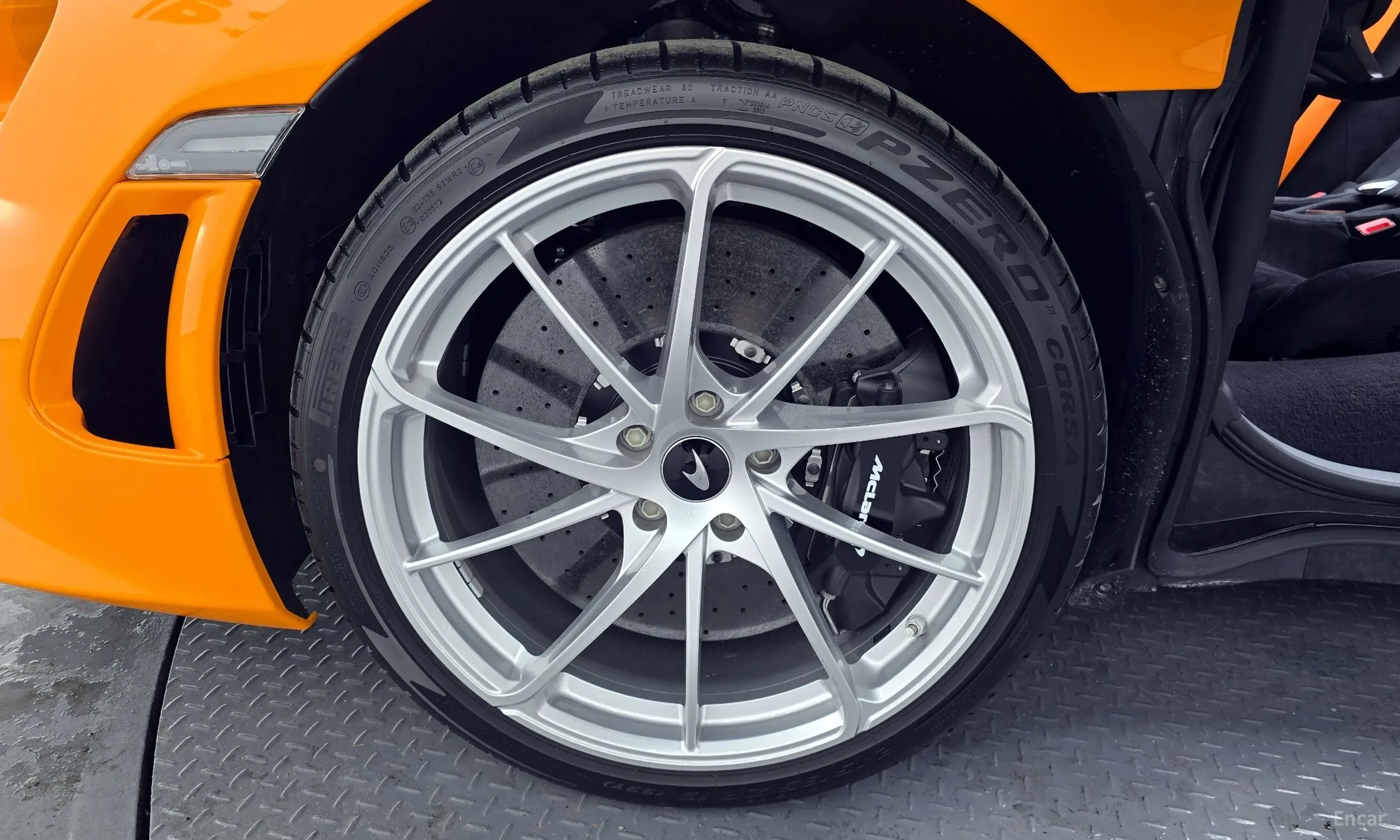 McLaren 750S превью 5