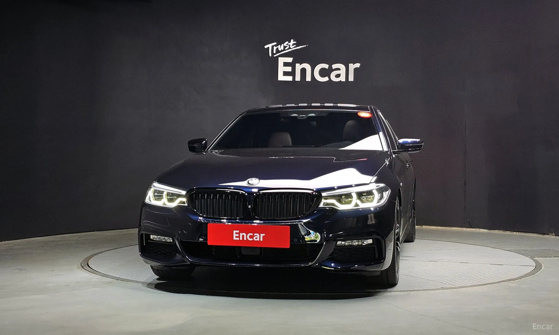 BMW 5 Series (G30) превью 2