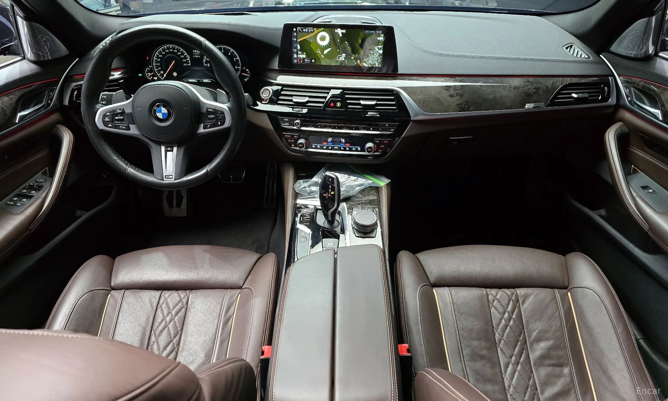 BMW 5 Series (G30) превью 4