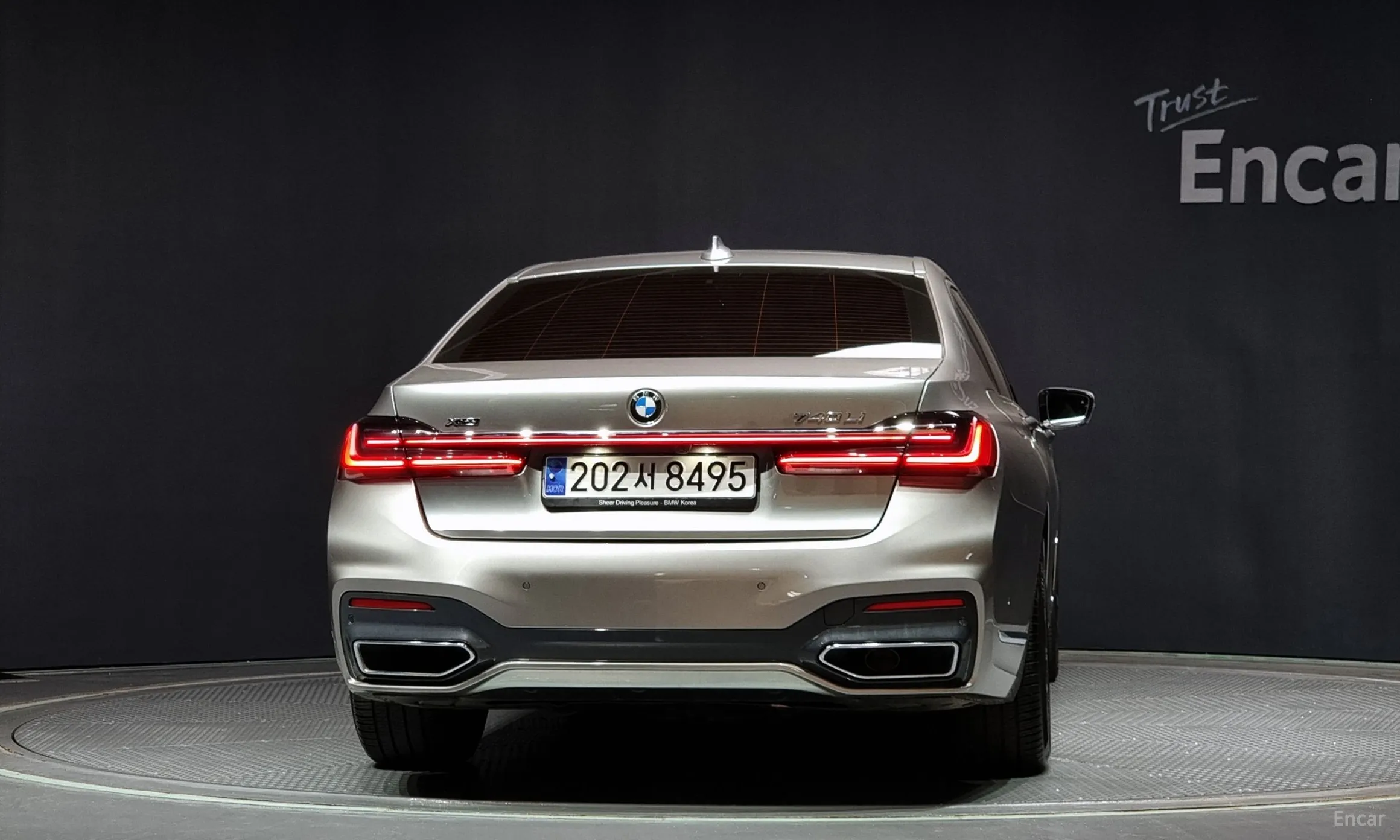 BMW 7 Series (G11) превью 3