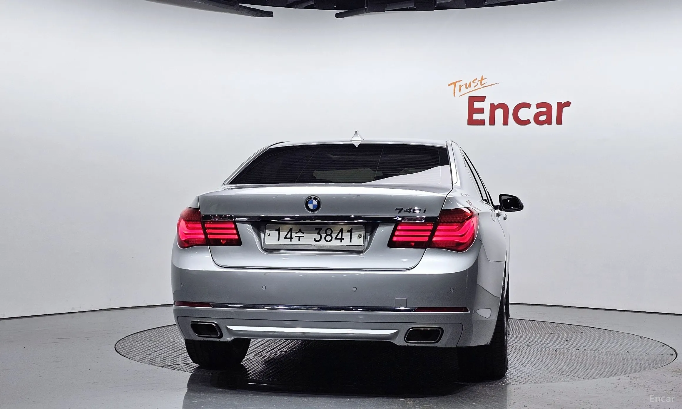 BMW 7 Series (F01) превью 3