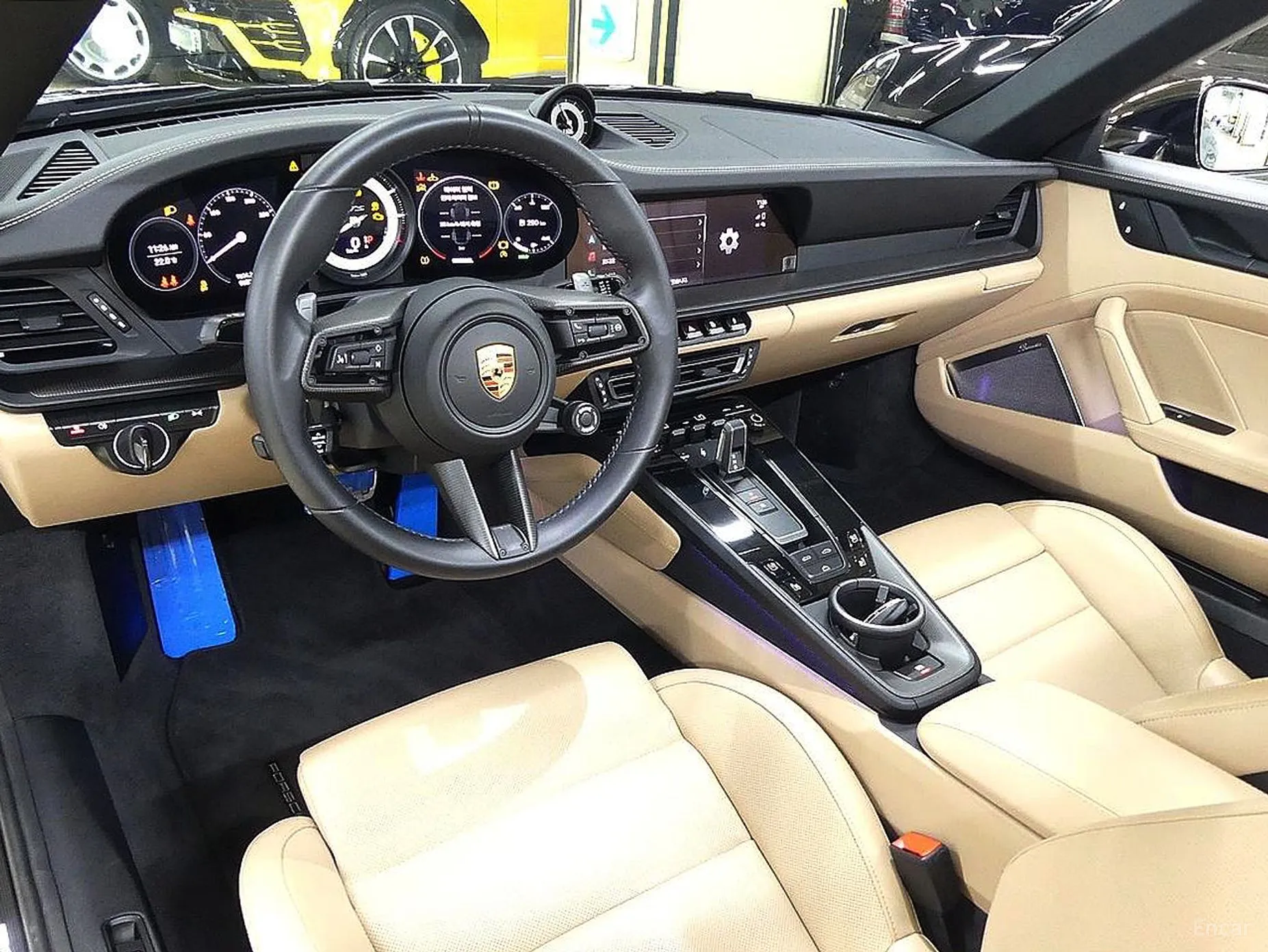 Porsche 911 (992) превью 4