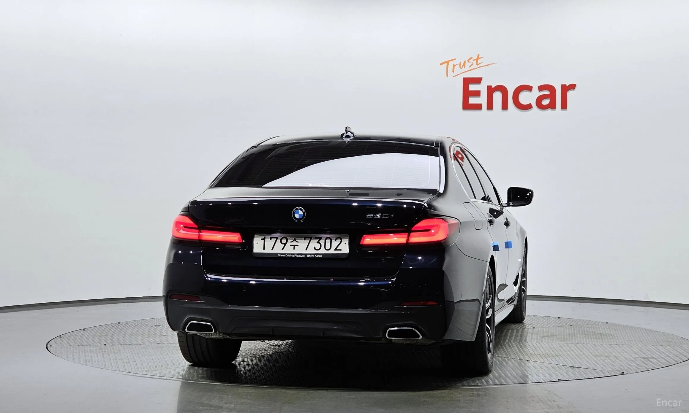 BMW 5 Series (G30) превью 3