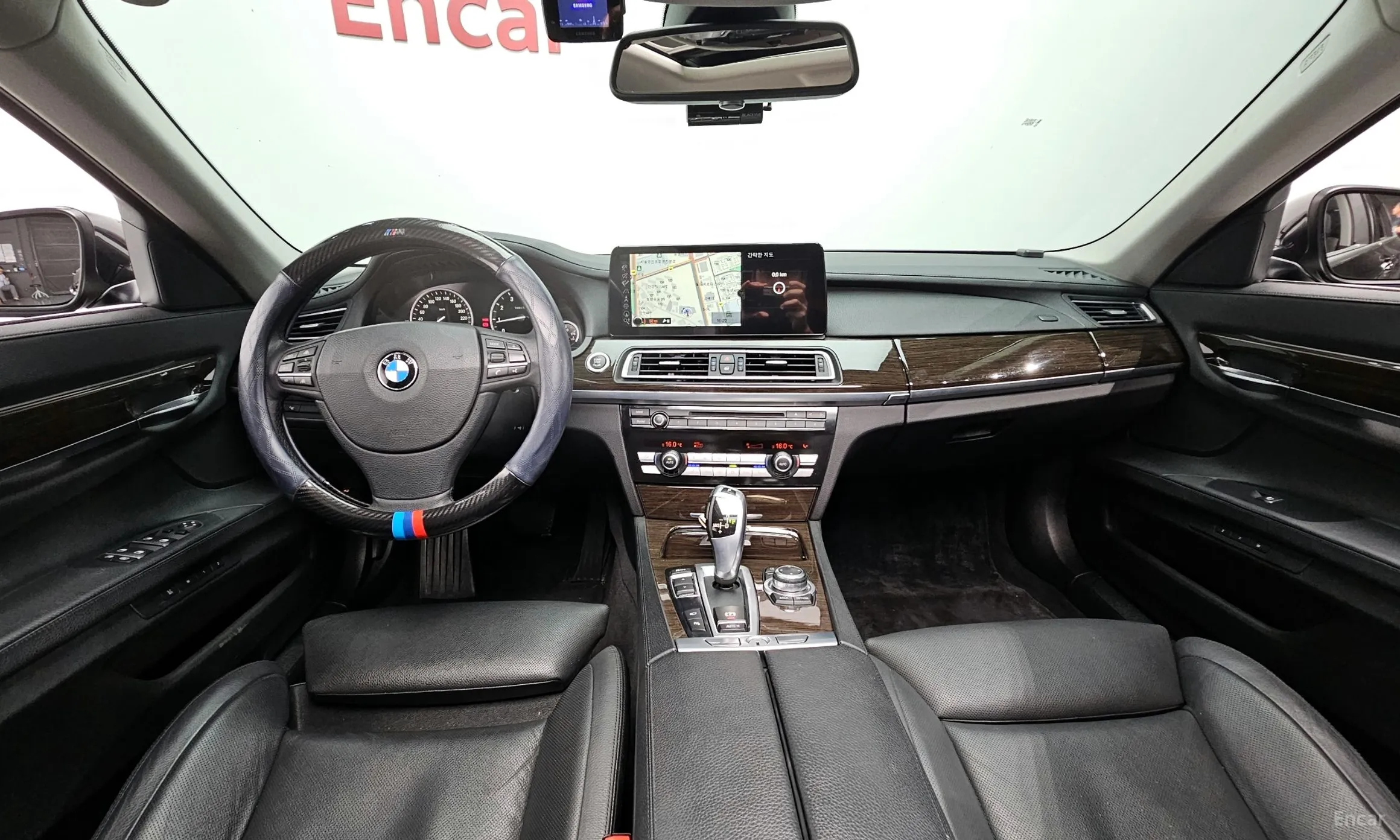 BMW 7 Series (F01) превью 4