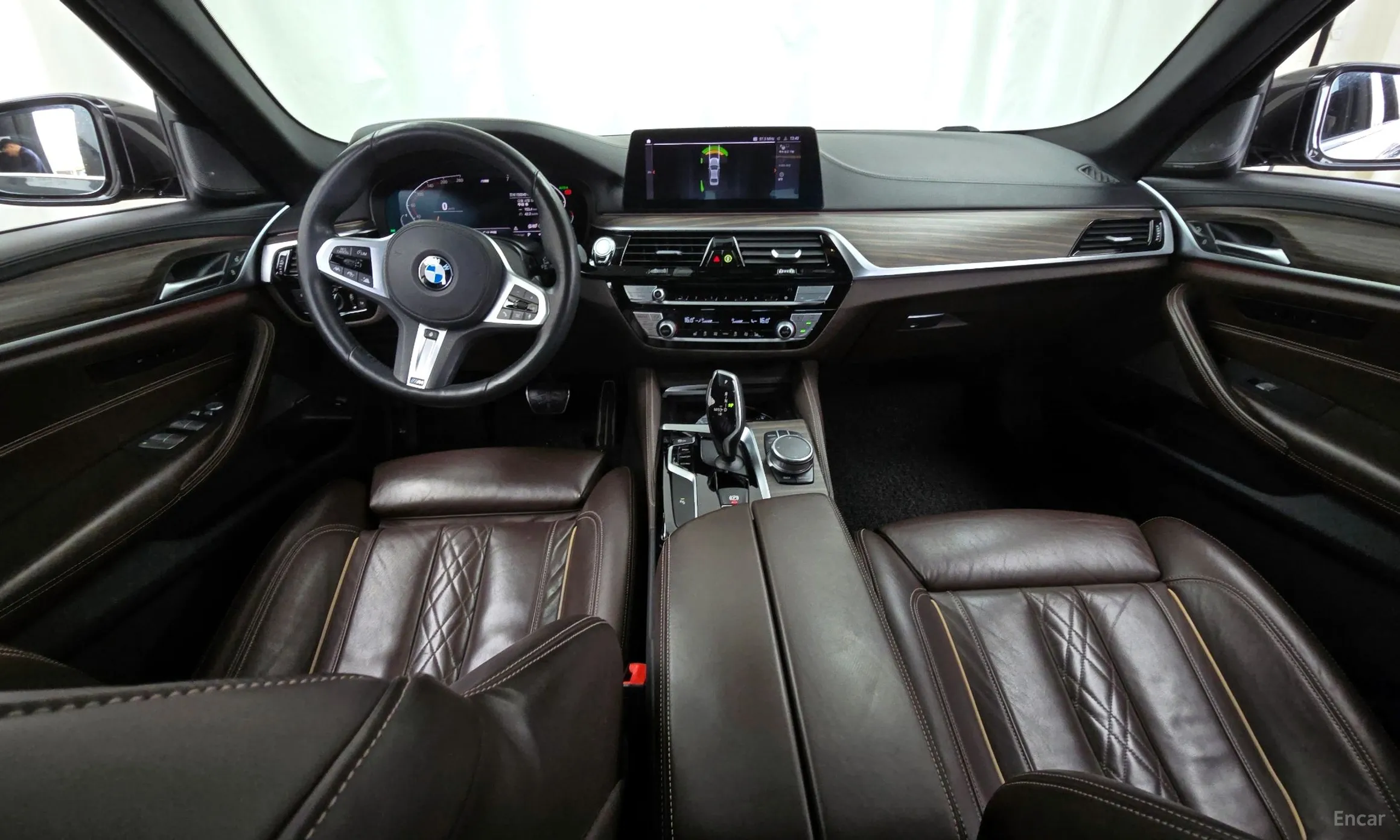 BMW 5 Series (G30) превью 4