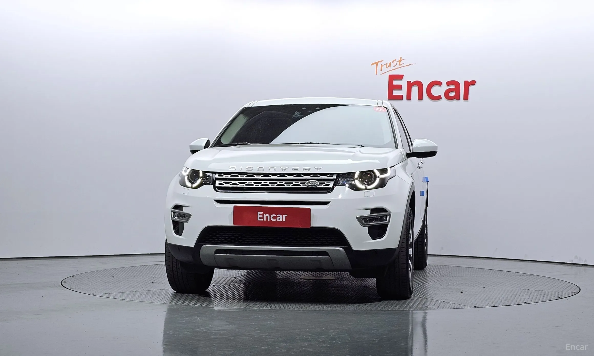 Land Rover Discovery Sports превью 2