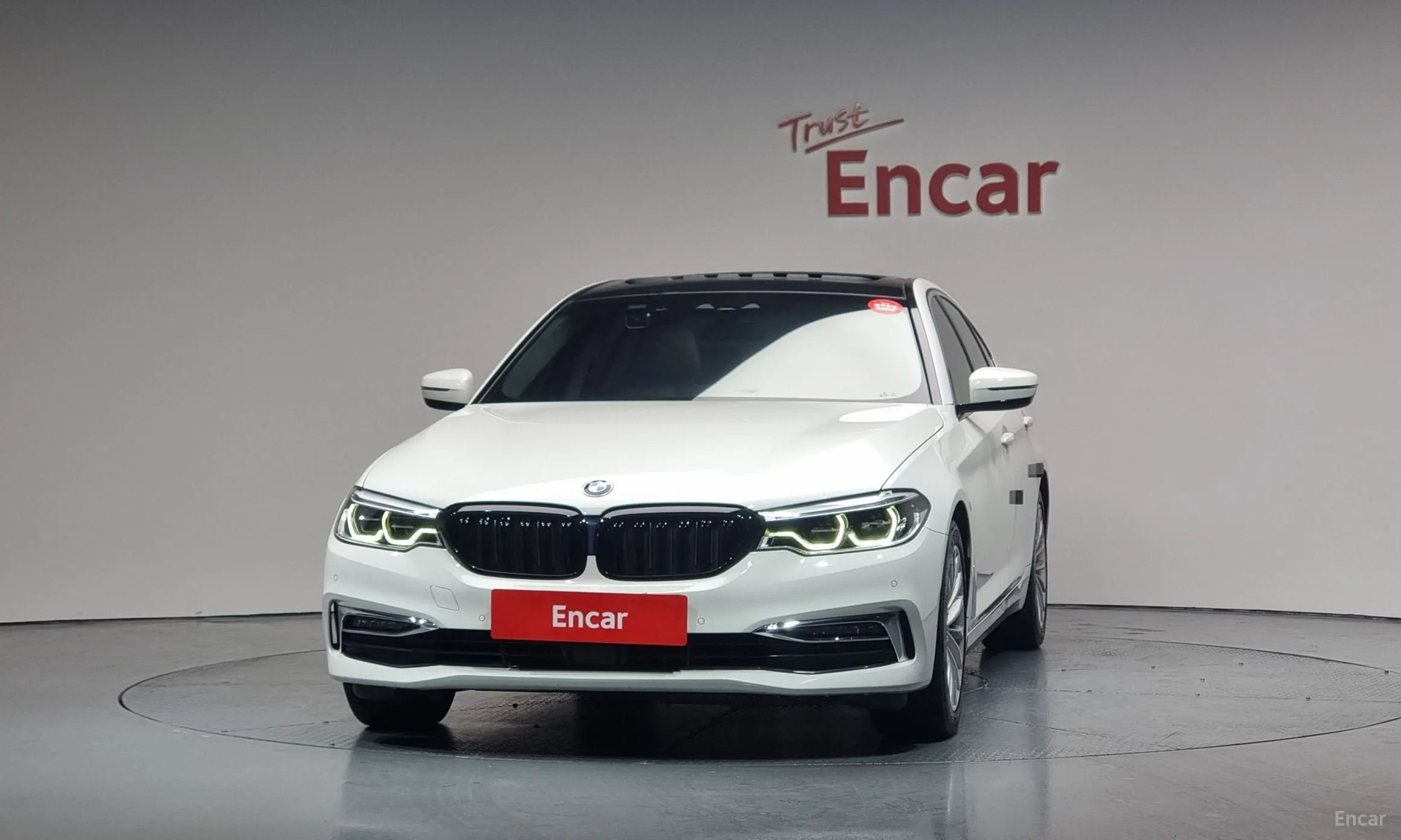 BMW 5 Series (G30) превью 2