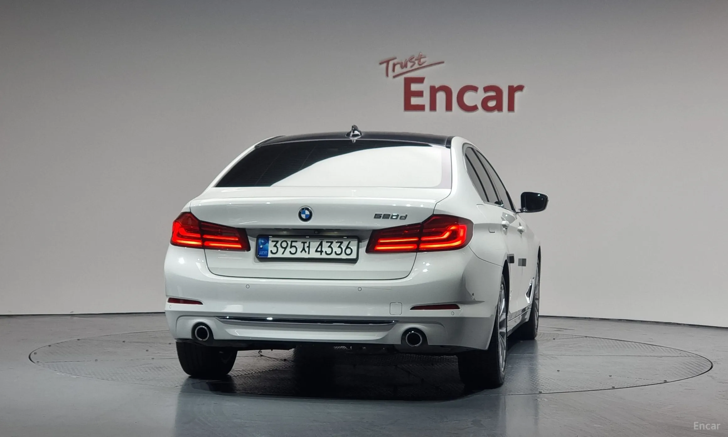 BMW 5 Series (G30) превью 3
