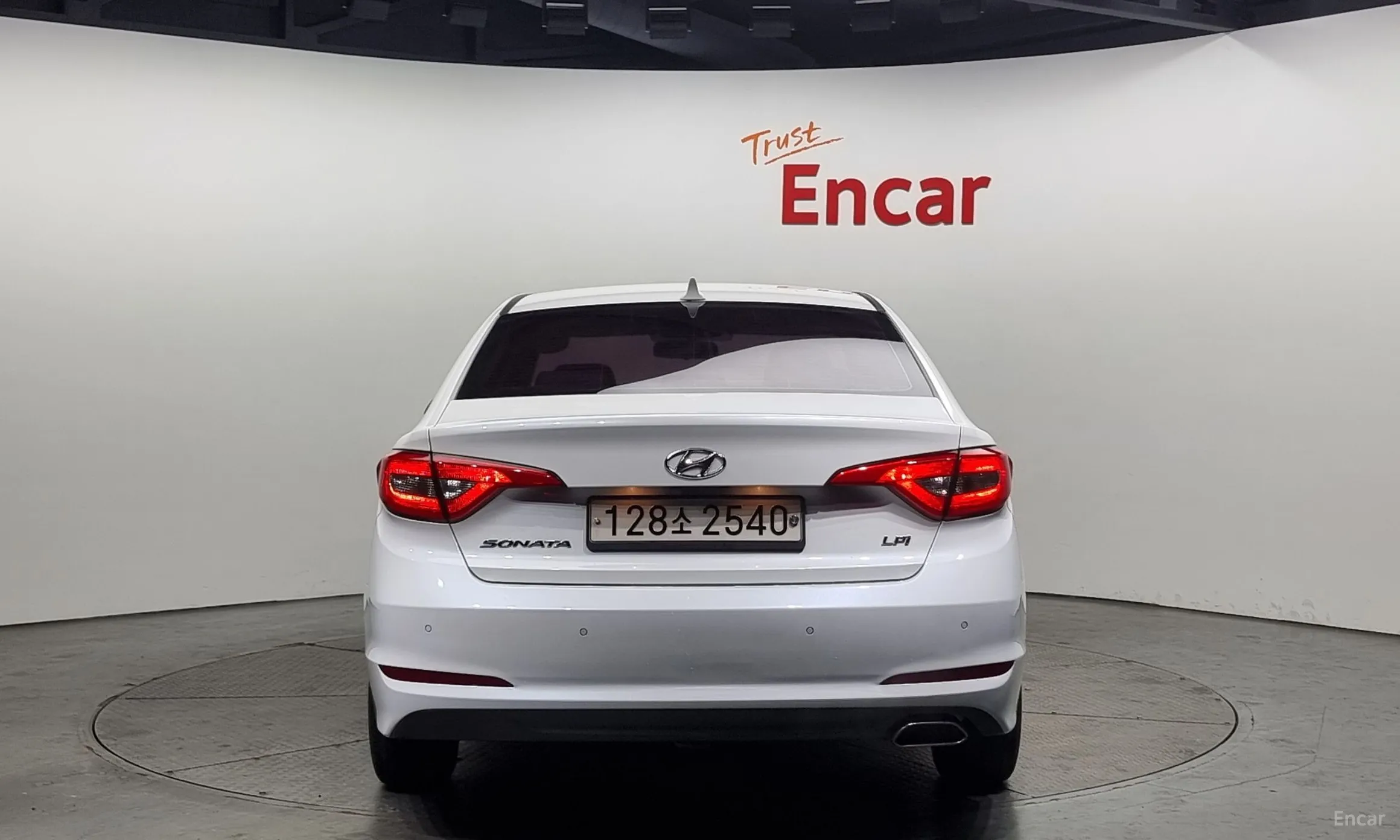 Hyundai LF Sonata превью 3