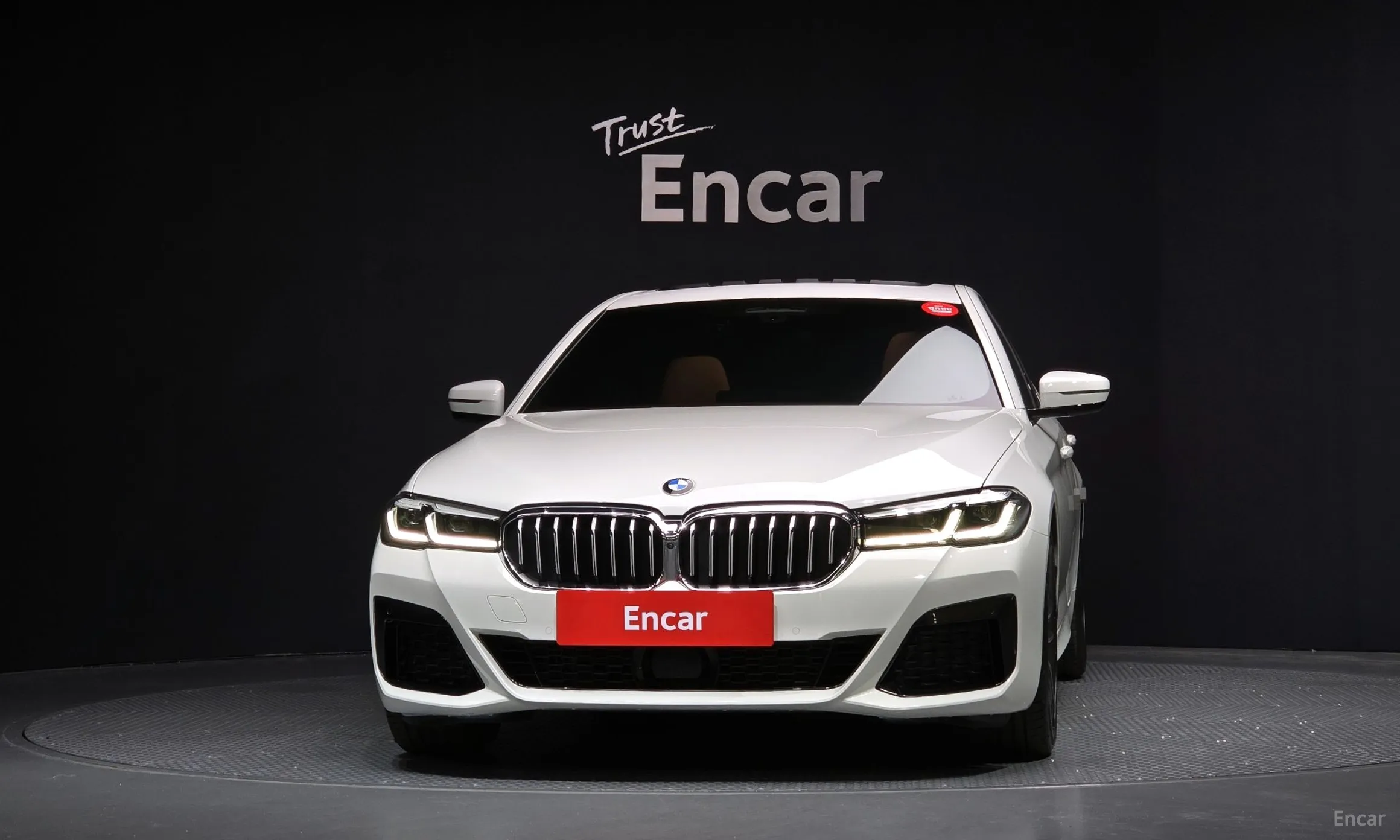 BMW 5 Series (G30) превью 2