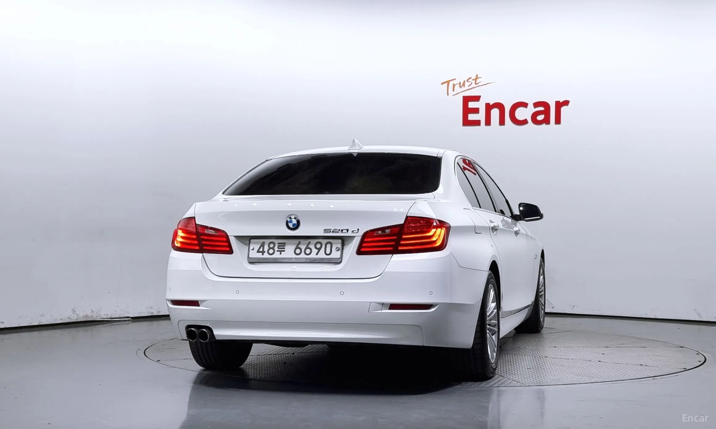 BMW 5 Series (F10) превью 3