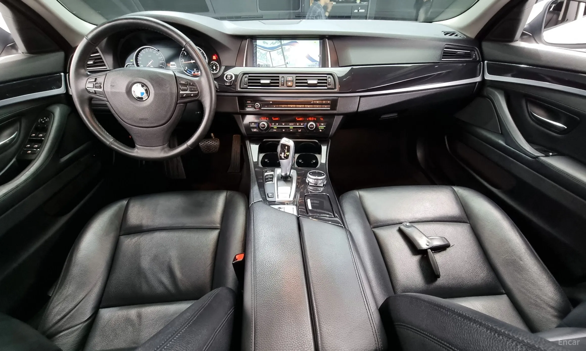 BMW 5 Series (F10) превью 4