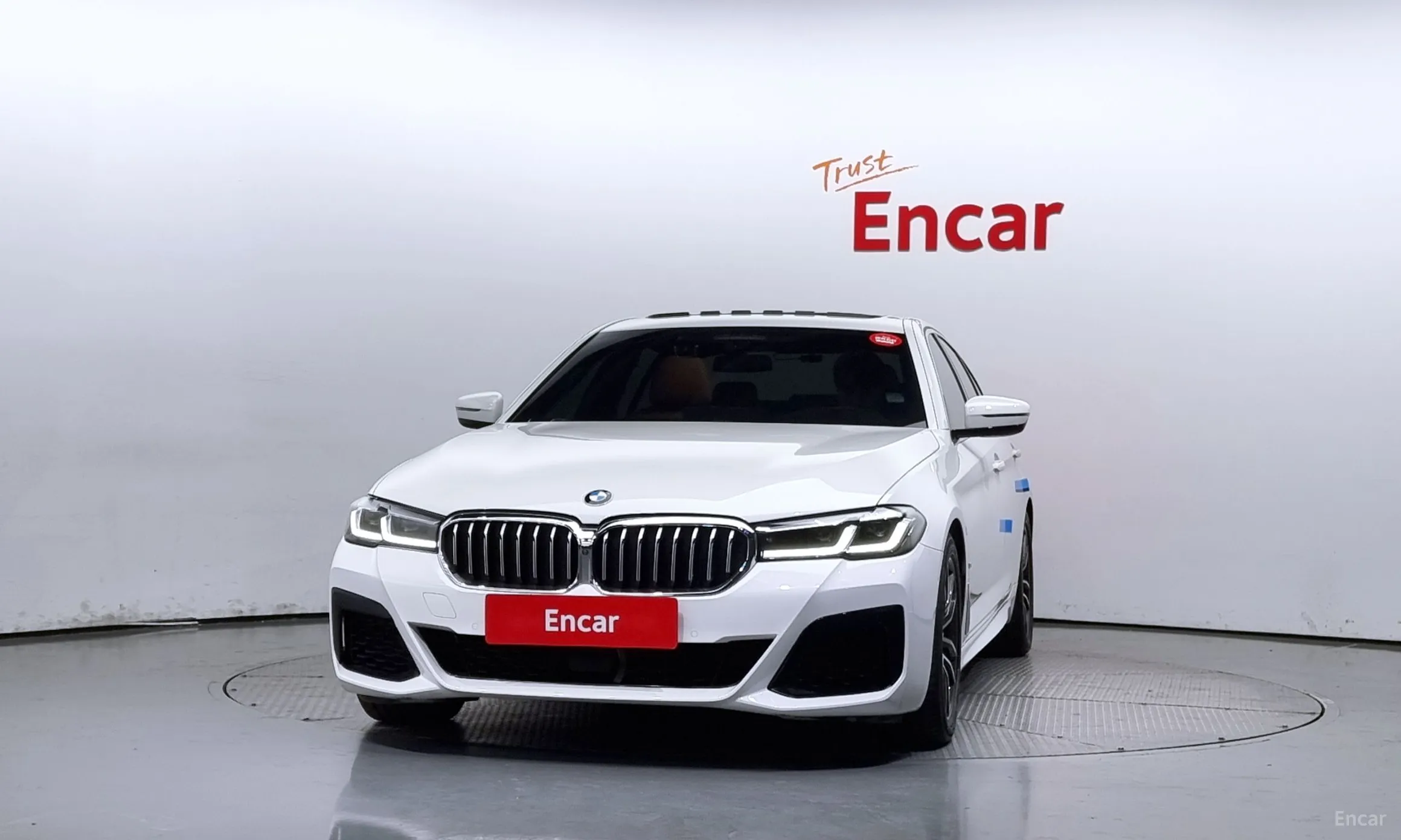 BMW 5 Series (G30) превью 2