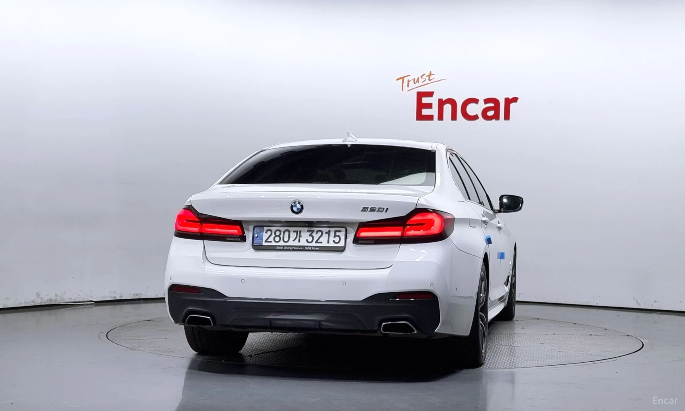 BMW 5 Series (G30) превью 3