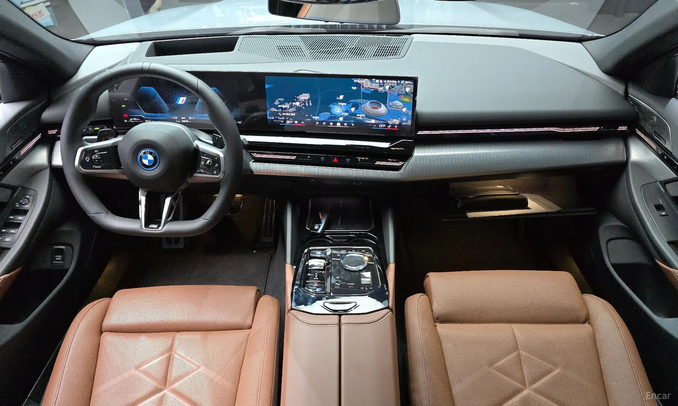 BMW 5 Series (G60) превью 4