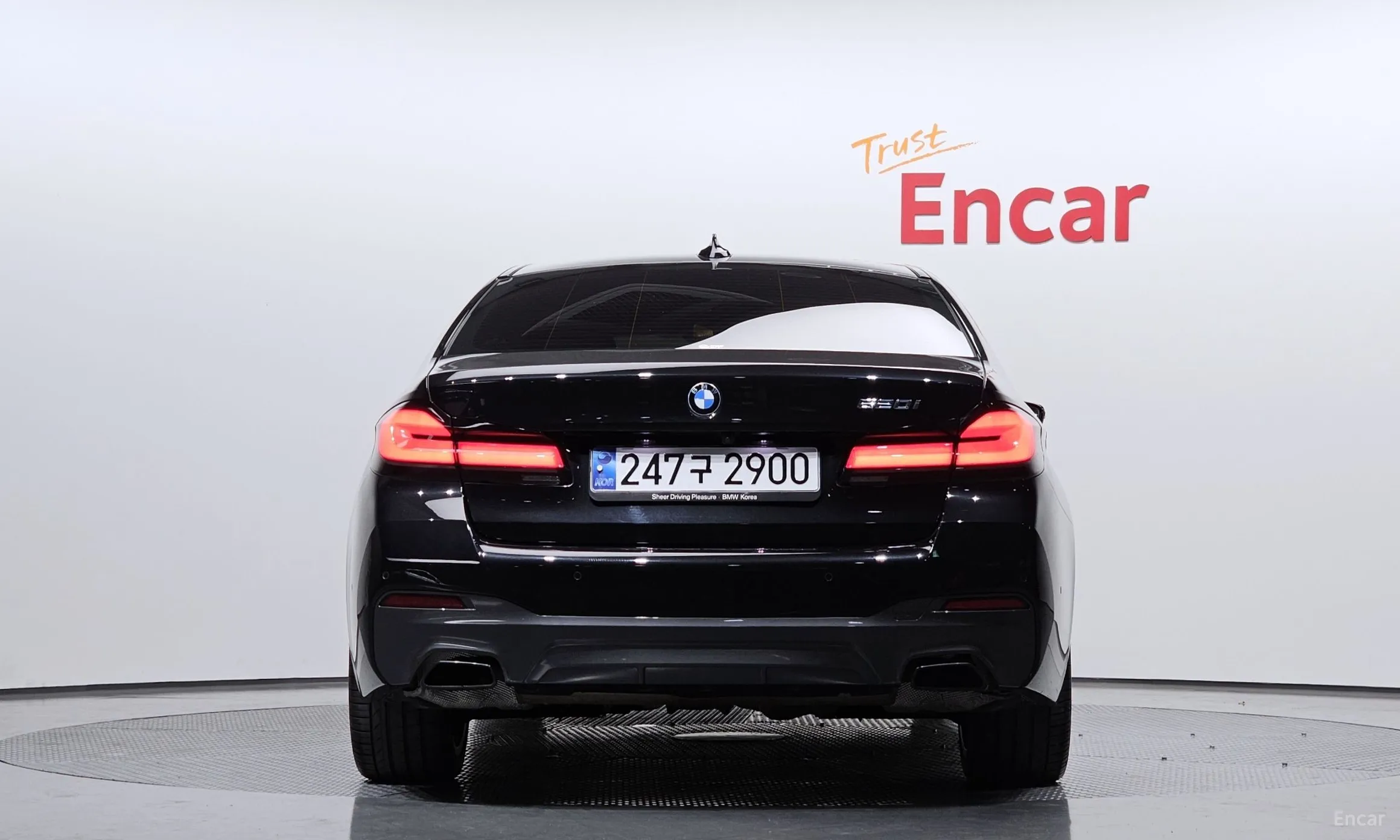 BMW 5 Series (G30) превью 3
