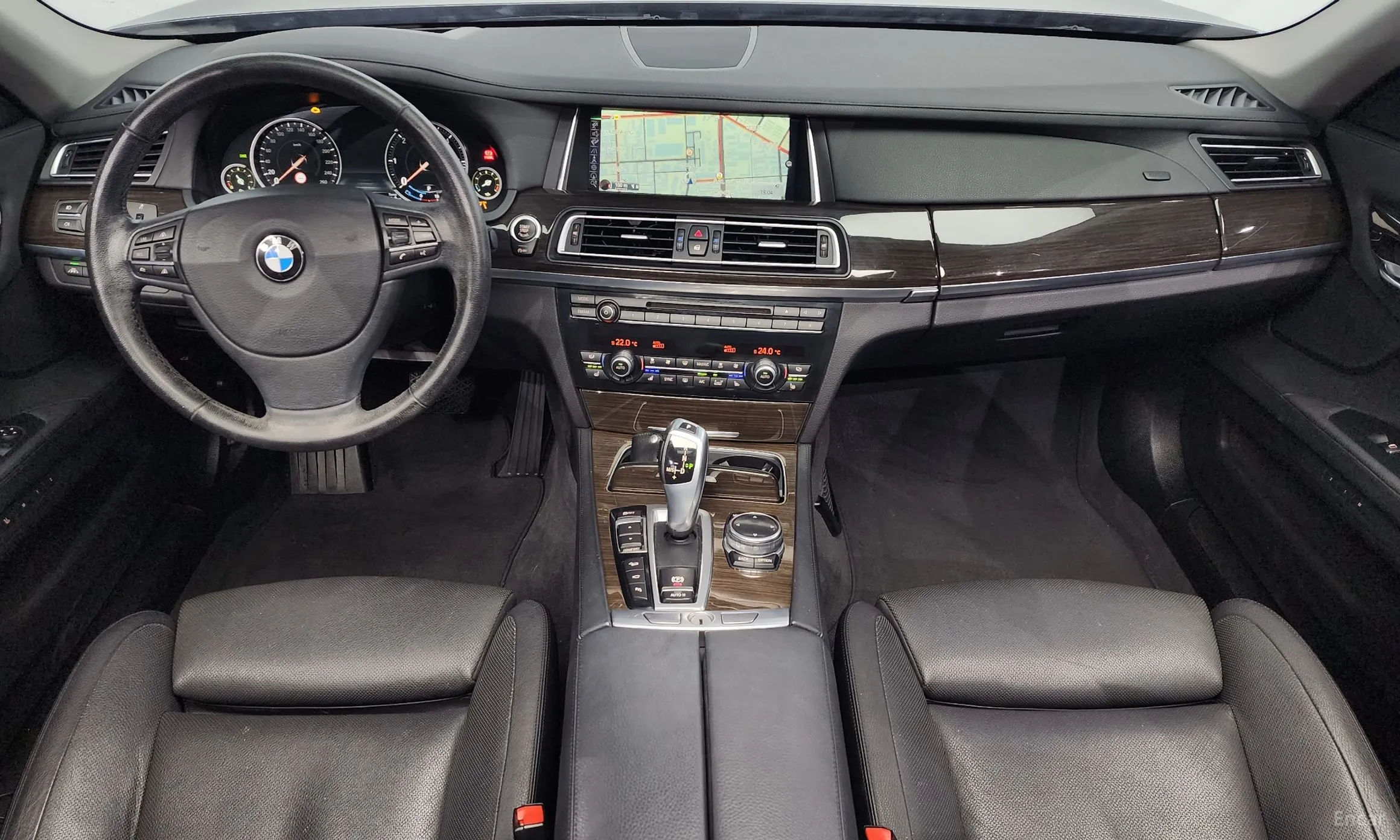 BMW 7 Series (F01) превью 4